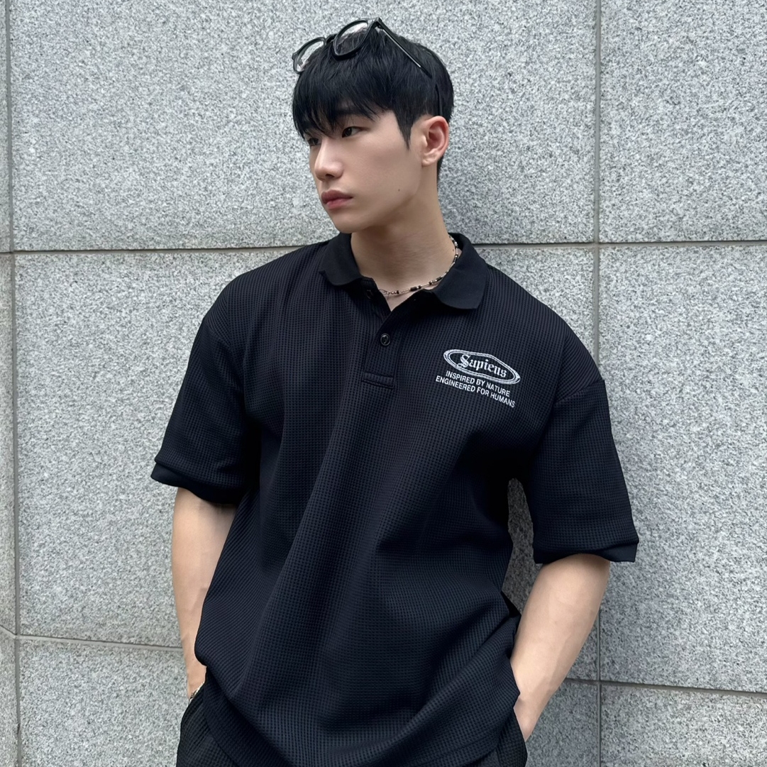 Sapiens Waffle Over Fit Polo Shirt Black, [KREAM 단독][예약 배송]  Sapiens Engineered Waffle Over Fit Shorts Black 착용 스타일 - 2