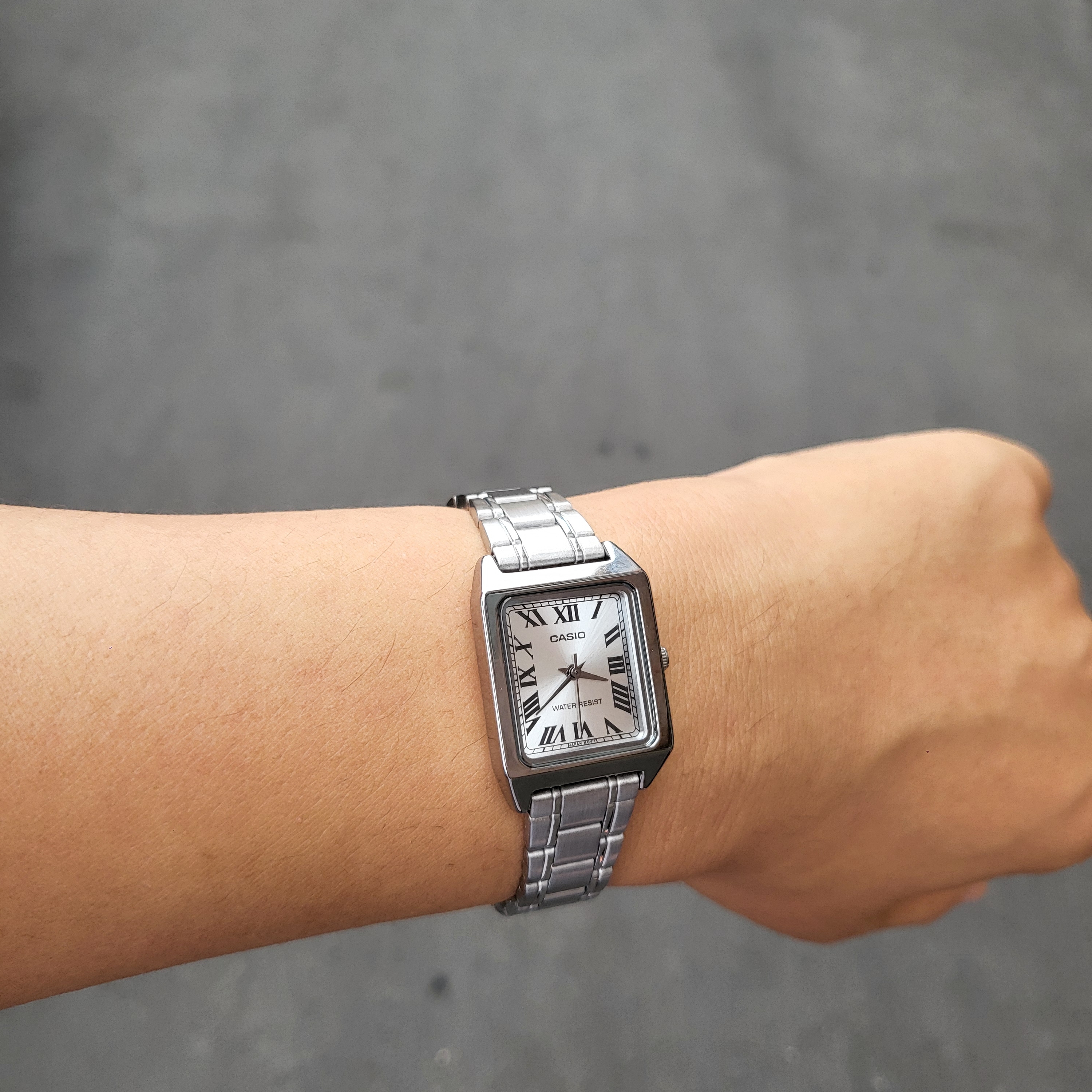 Casio LTP-V007D-7B 착용 스타일