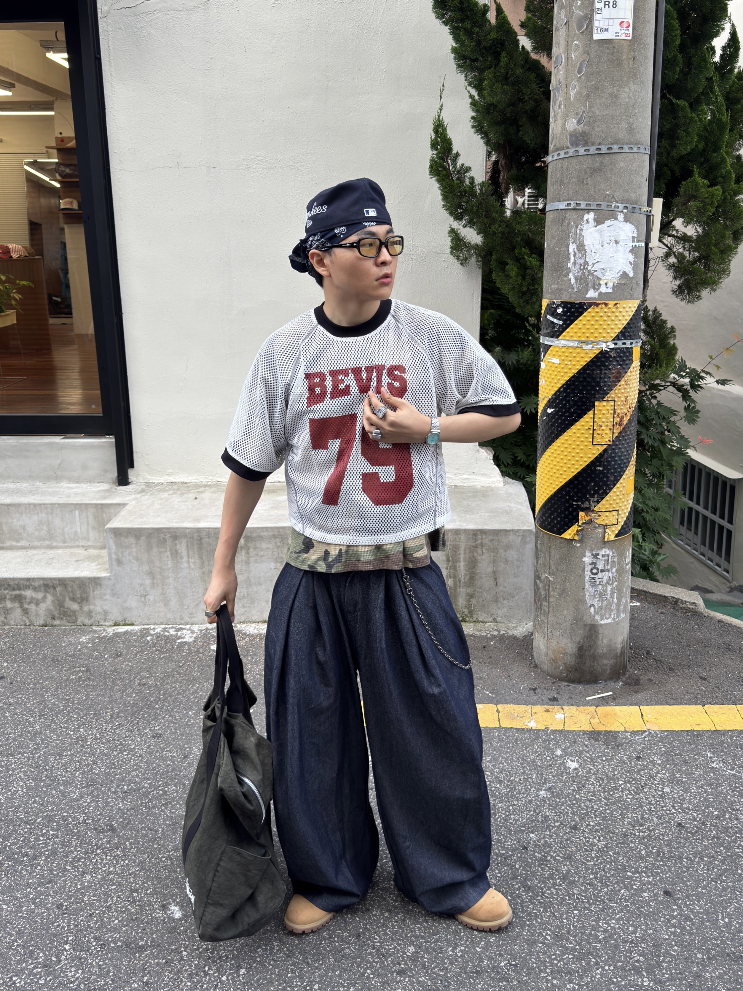 Casio MTP-B145D-2A1V, Stussy Pigment Dyed SS Thermal T-Shirt Camo 착용 스타일 - 3