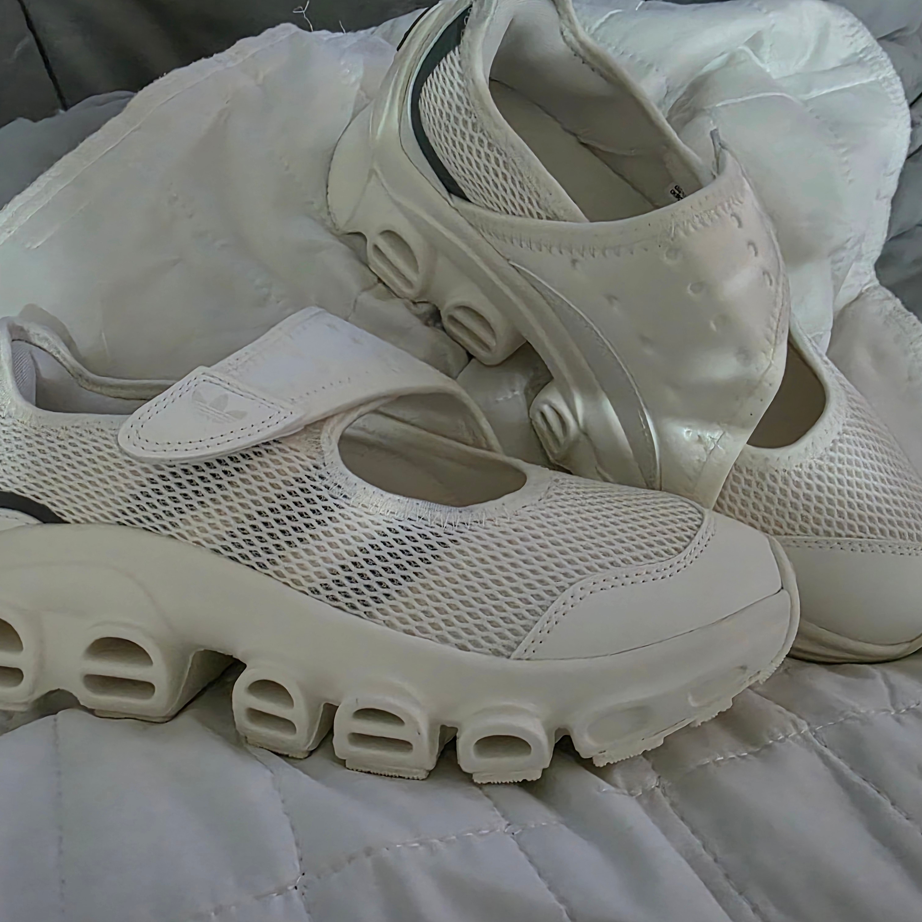 (W) Adidas Adifom Megajane Cloud White Iron Metallic 착용 스타일 - 2