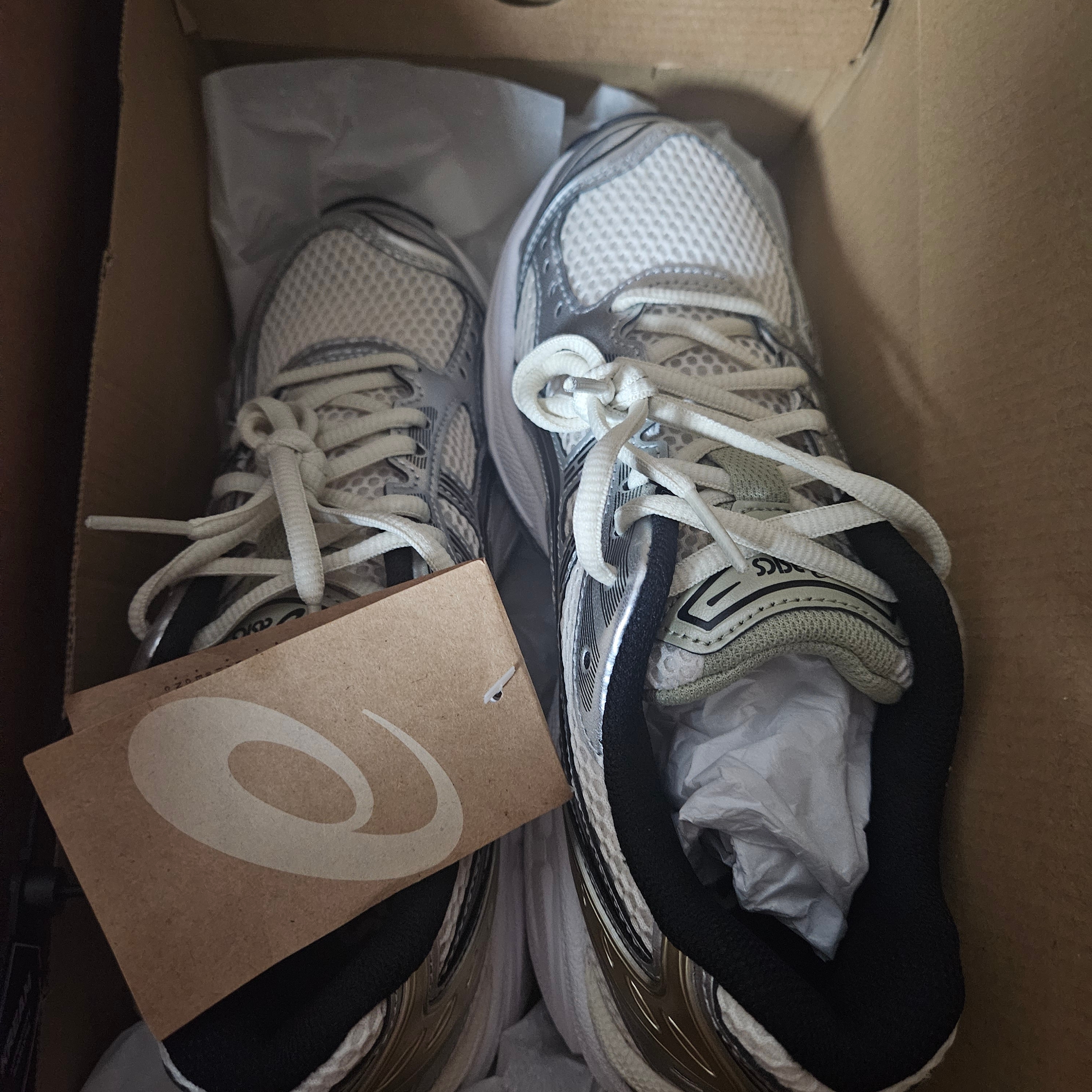 Asics Gel-Kayano 14 Birch Pure Silver 착용 스타일 - 2