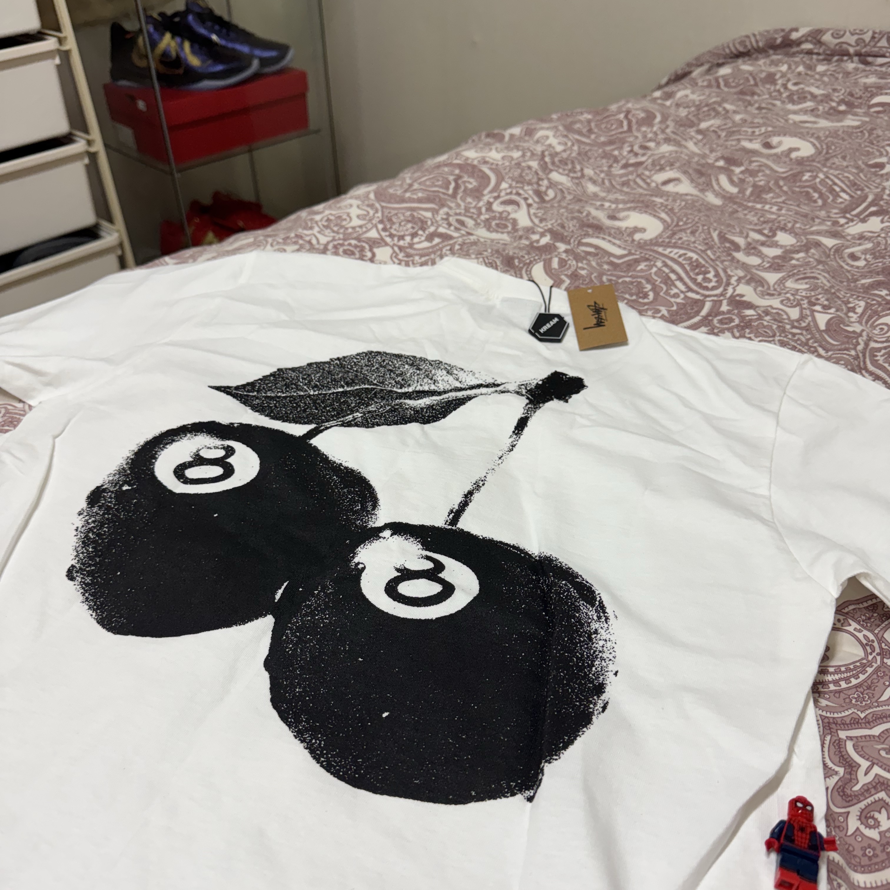 Stussy Cherries T-Shirt White, Nike Kobe 5 Protro Year of the Mamba Eggplant 착용 스타일