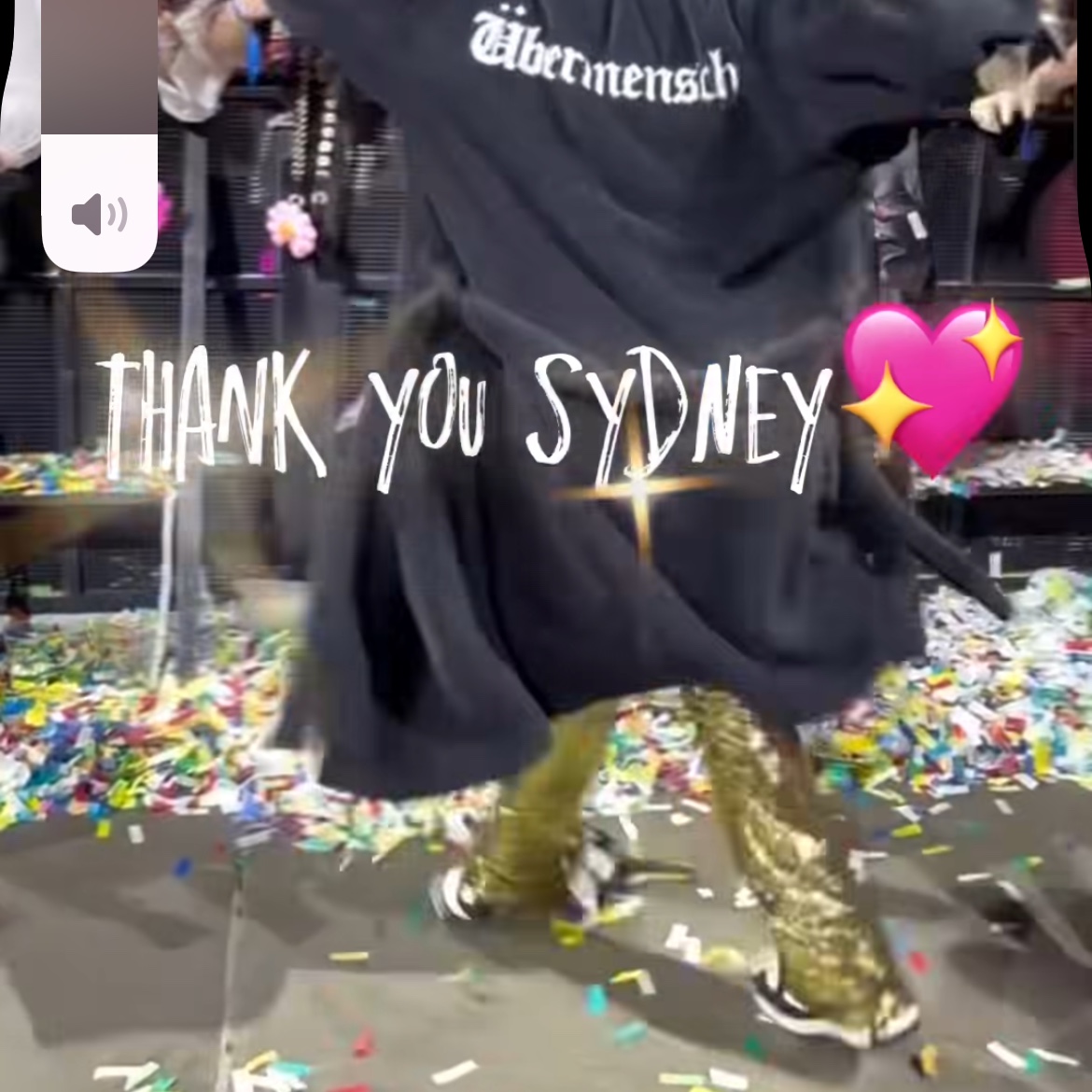 G-DRAGON Ubermensch Robe Black 착용 스타일 - 2