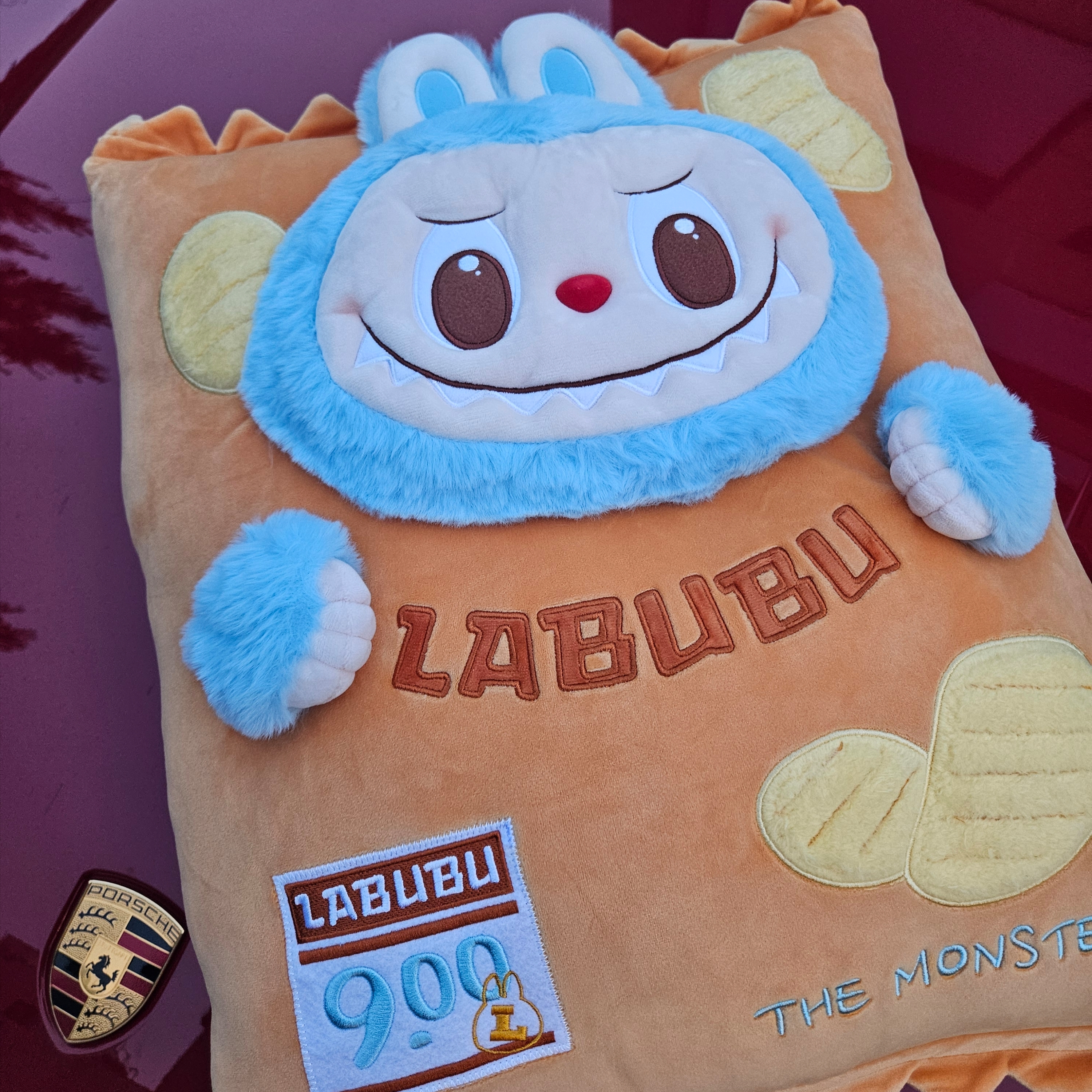 Pop Mart Labubu The Monsters Wacky Mart Series Chips Pillow 착용 스타일 - 1