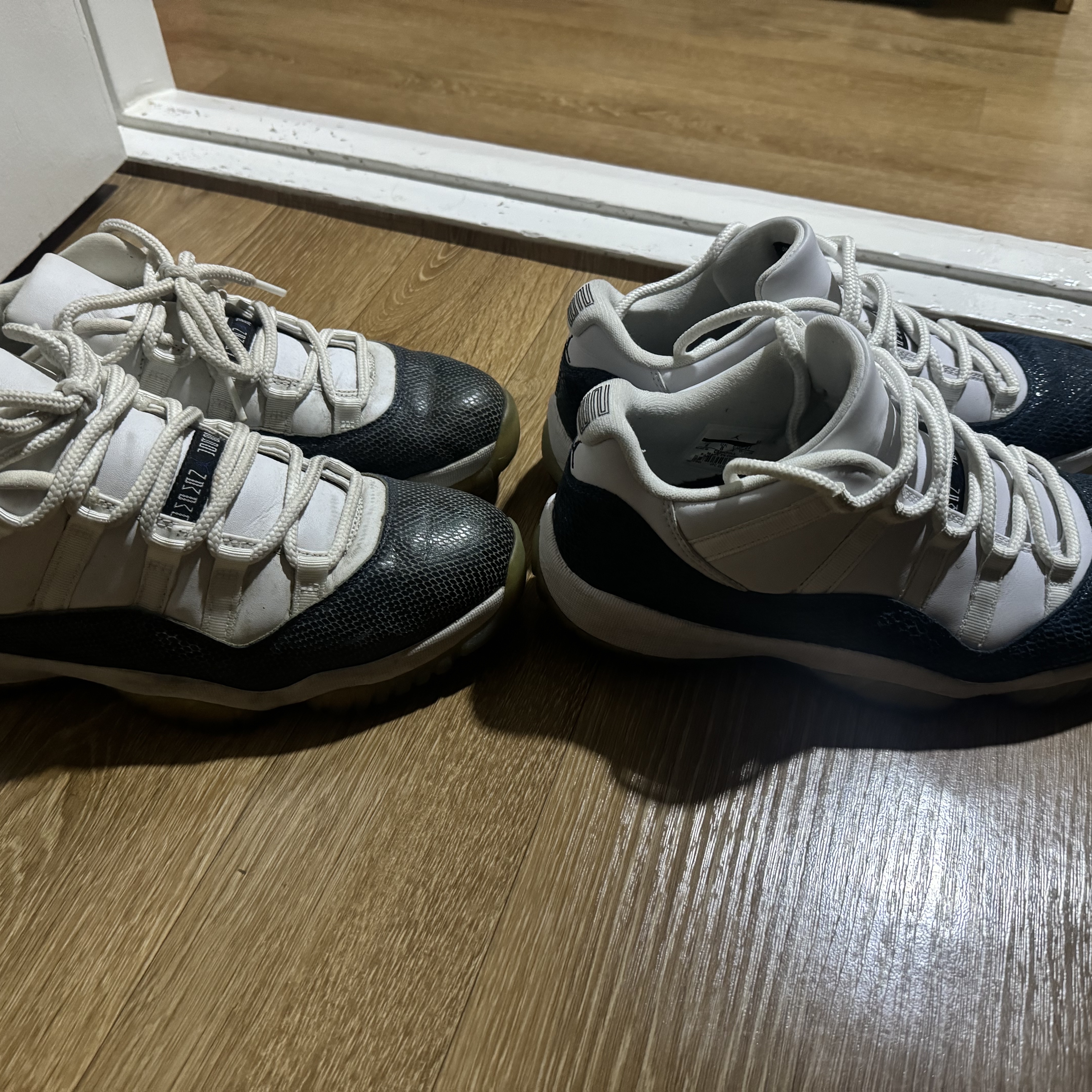 Jordan 11 Retro Low Navy Snakeskin 2019 착용 스타일 - 5