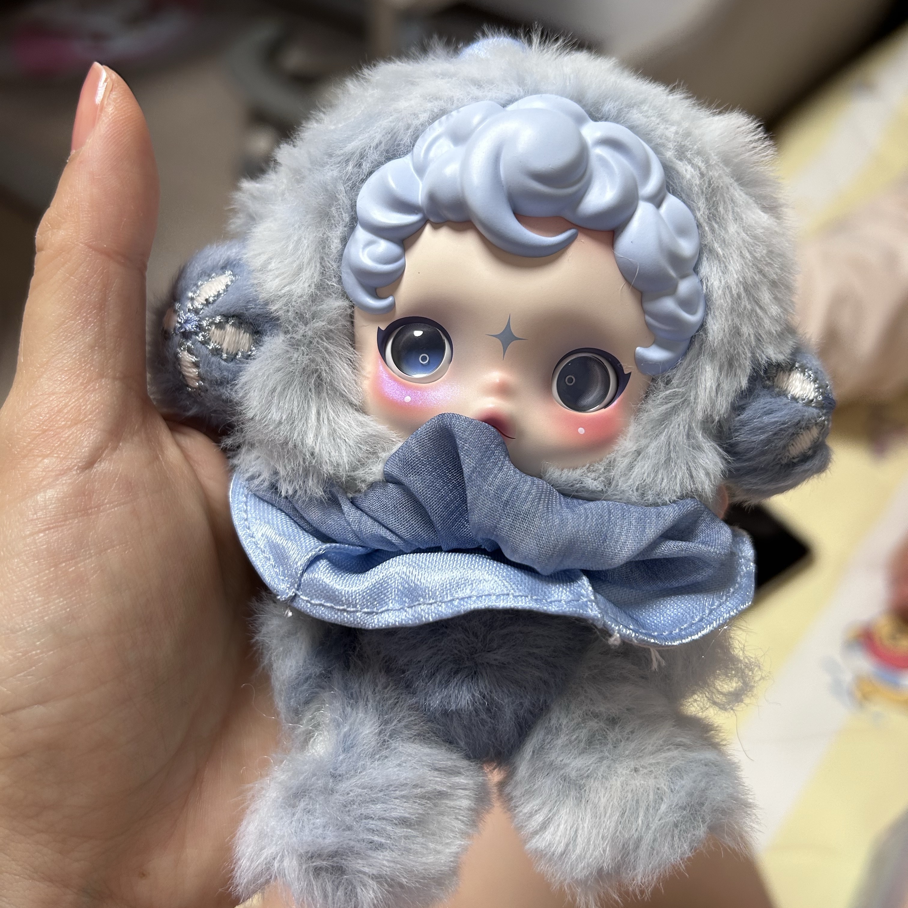 Pop Mart Skullpanda L’Impressionnisme Series Plush Doll Dew (Opened Case) 착용 스타일