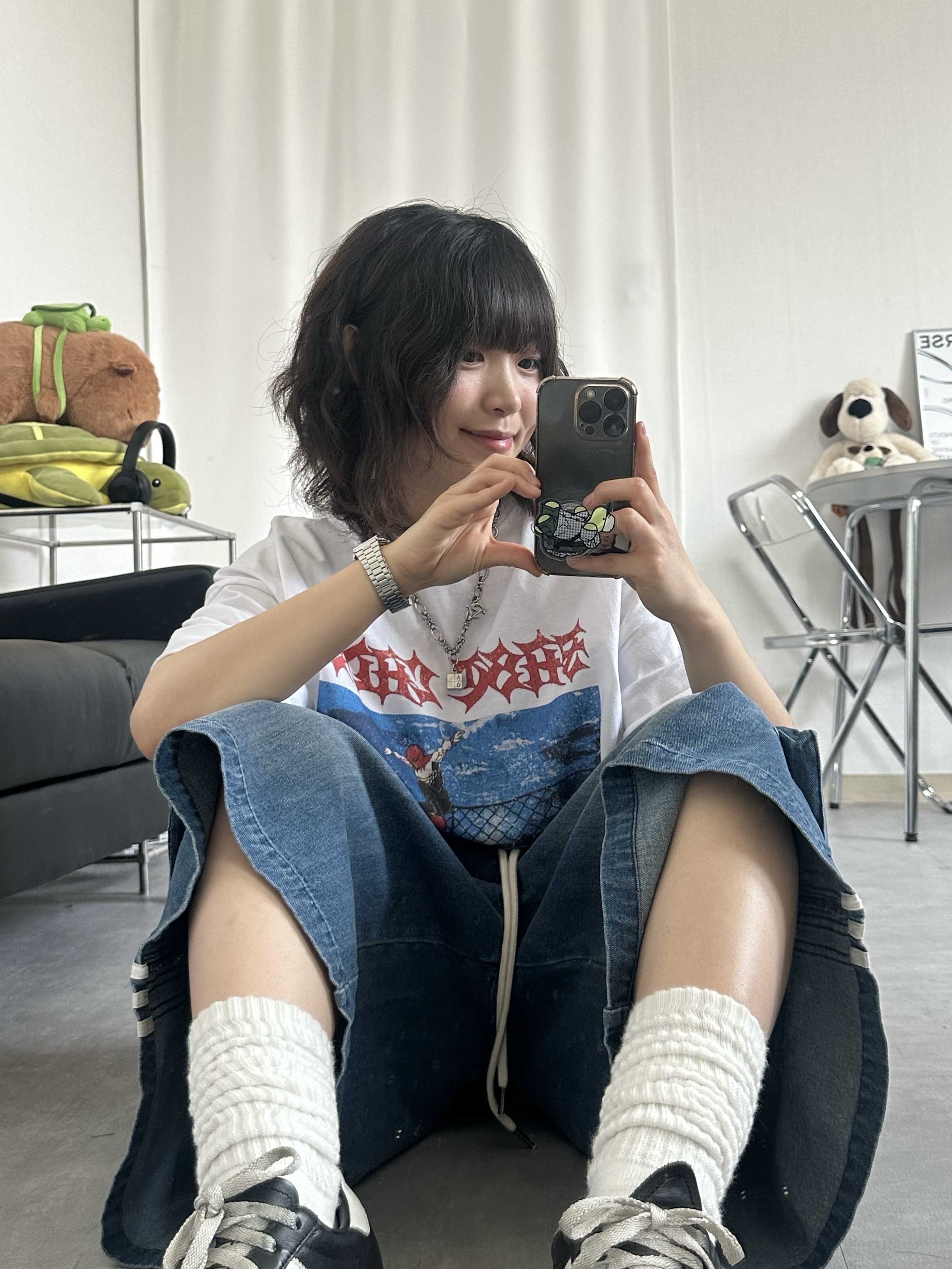 Adidas Superstar Premium Black White 착용 스타일 - 2
