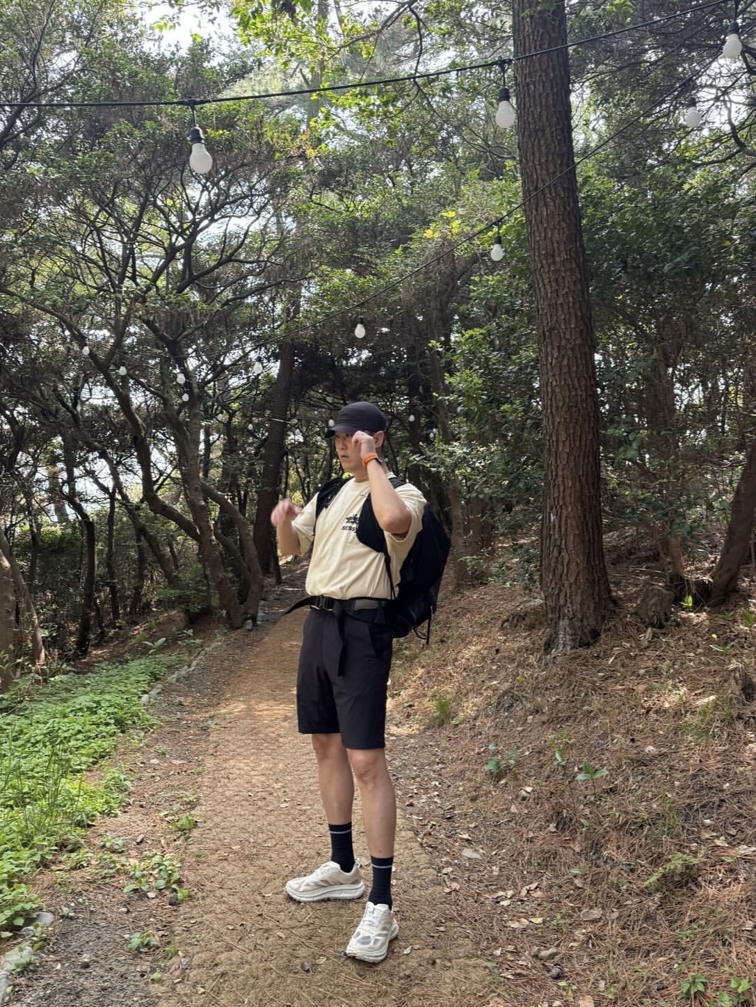 Arc'teryx Norvan Cap Black, Arc'teryx Aerios 35 Backpack Black 착용 스타일 - 2