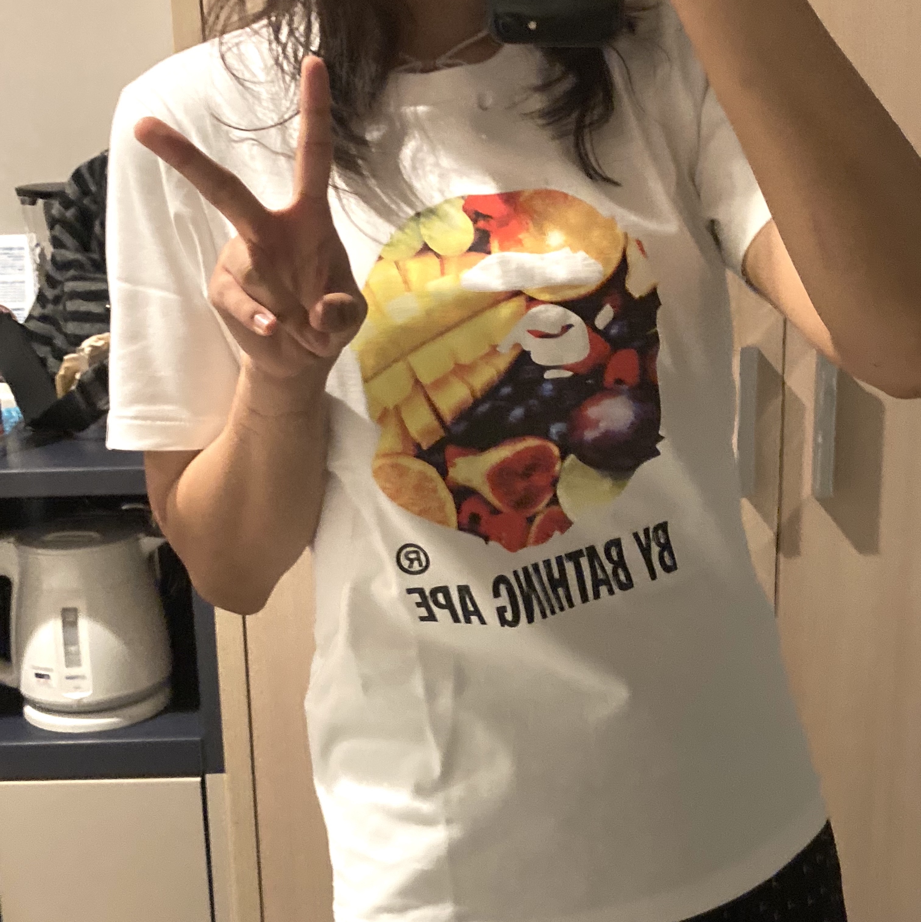 (W) BAPE By Bathing Ape Fruit T-Shirt White 착용 스타일 - 2