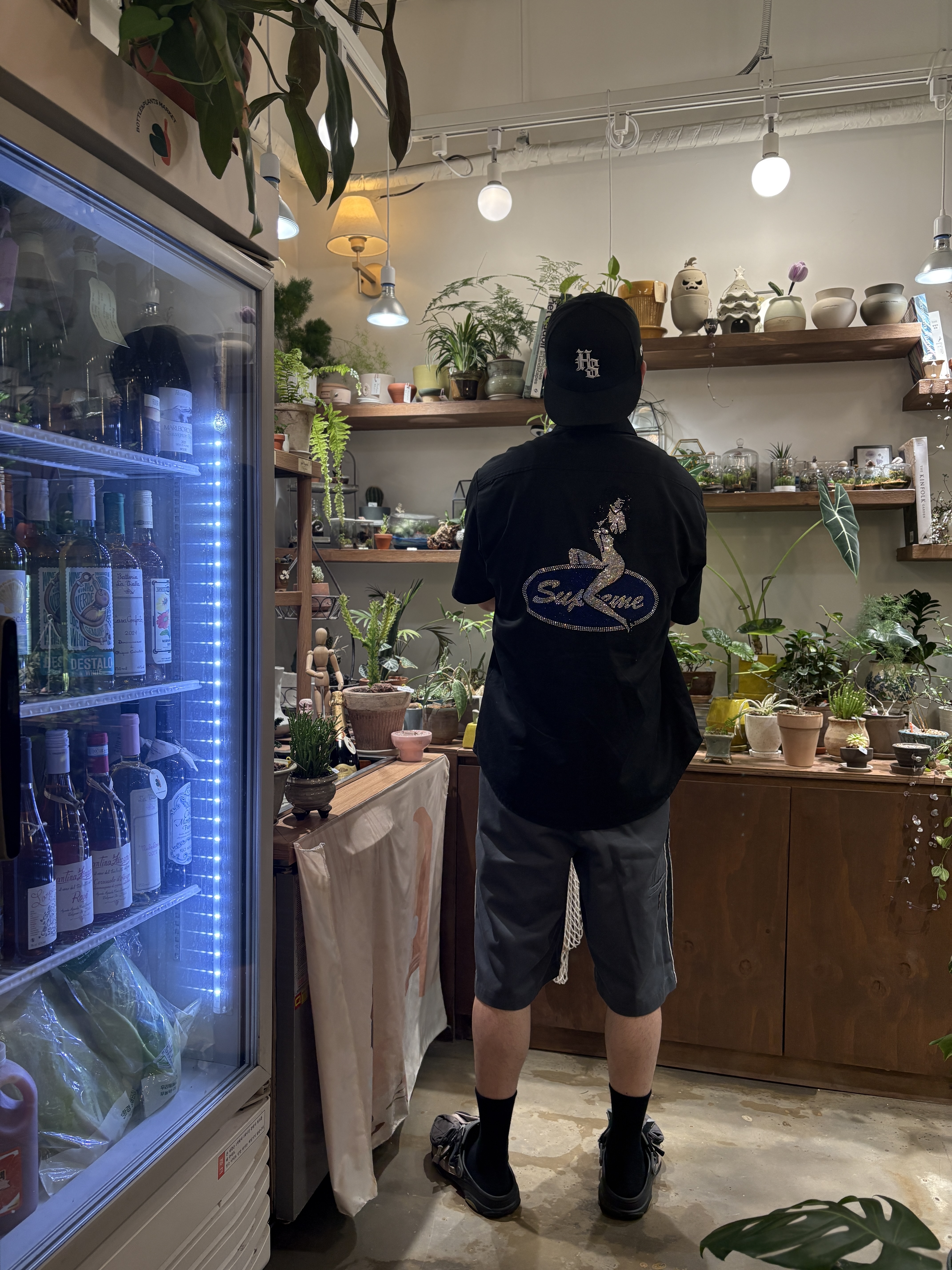 Supreme Rhinestone Pin Up S/S Work Shirt Black - 25SS, Crocs x Beams Classic All Terrain Mountain Parka Clog Grey 착용 스타일 - 1