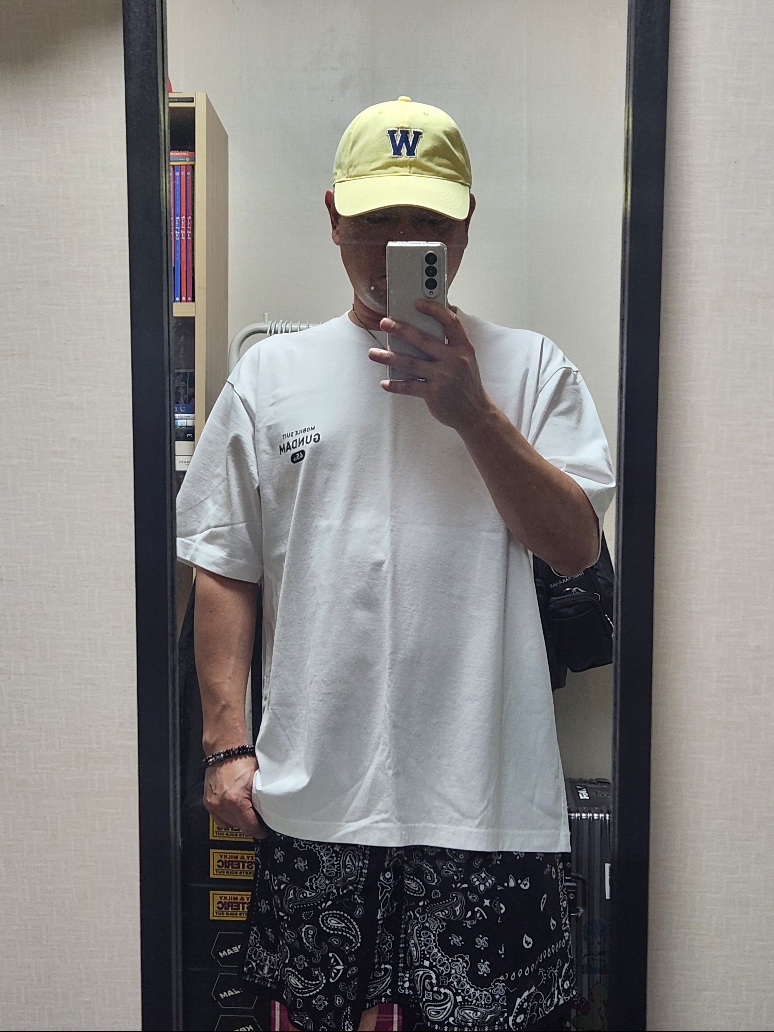 Uniqlo UT x Gundam Graphic T-Shirt D White - KR, Nonenon Dice Necklace 착용 스타일 - 1