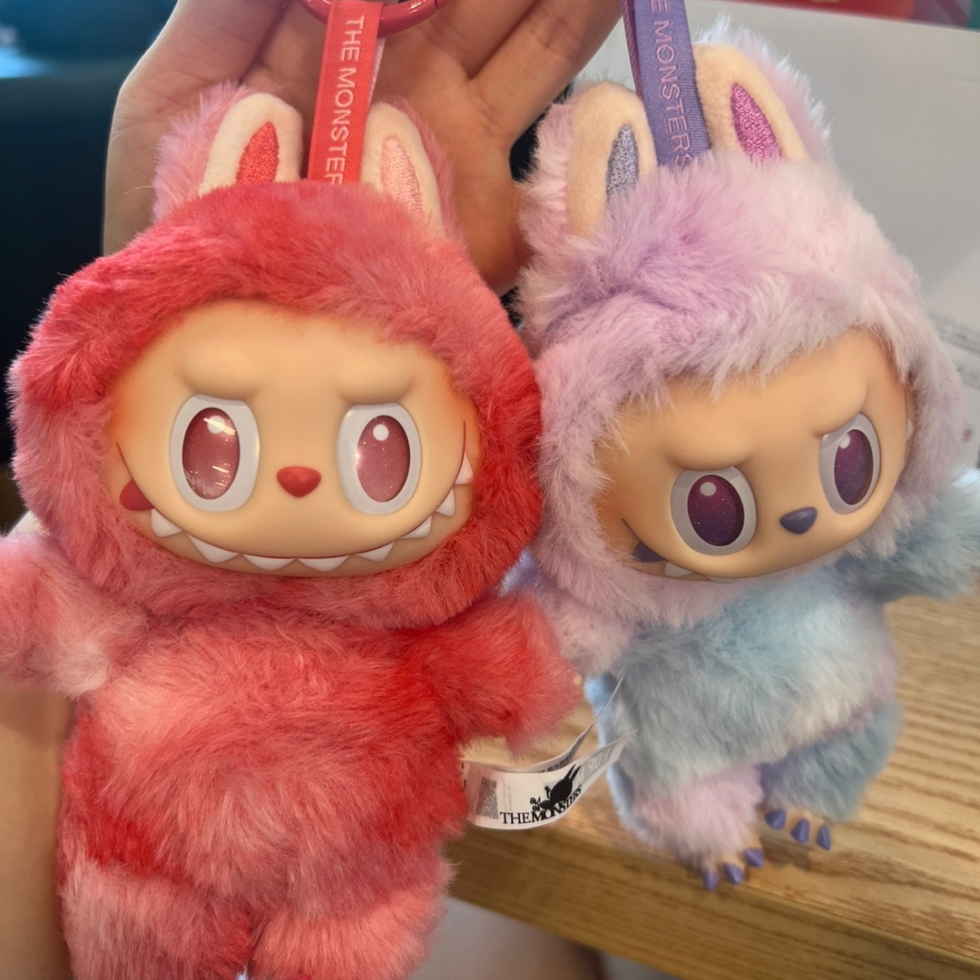Pop Mart Labubu The Monsters Highlight Series Luck Keyring (Opened Case), Pop Mart Labubu The Monsters Highlight Series Love Keyring (Opened Case) 착용 스타일