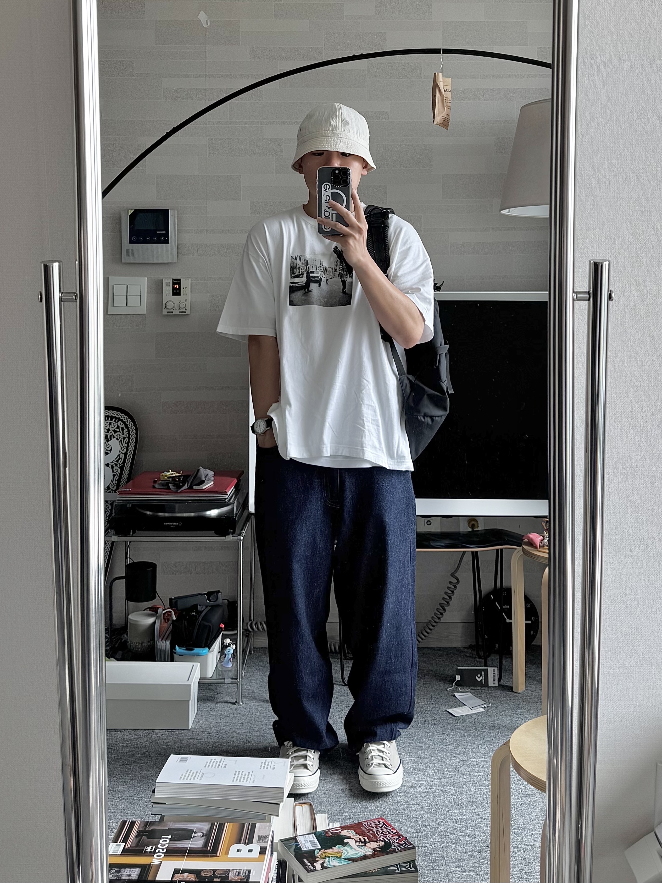 Converse Chuck 70 High Vintage Canvas Papyrus, Supreme Crew 96 T-Shirt White - 24SS 착용 스타일