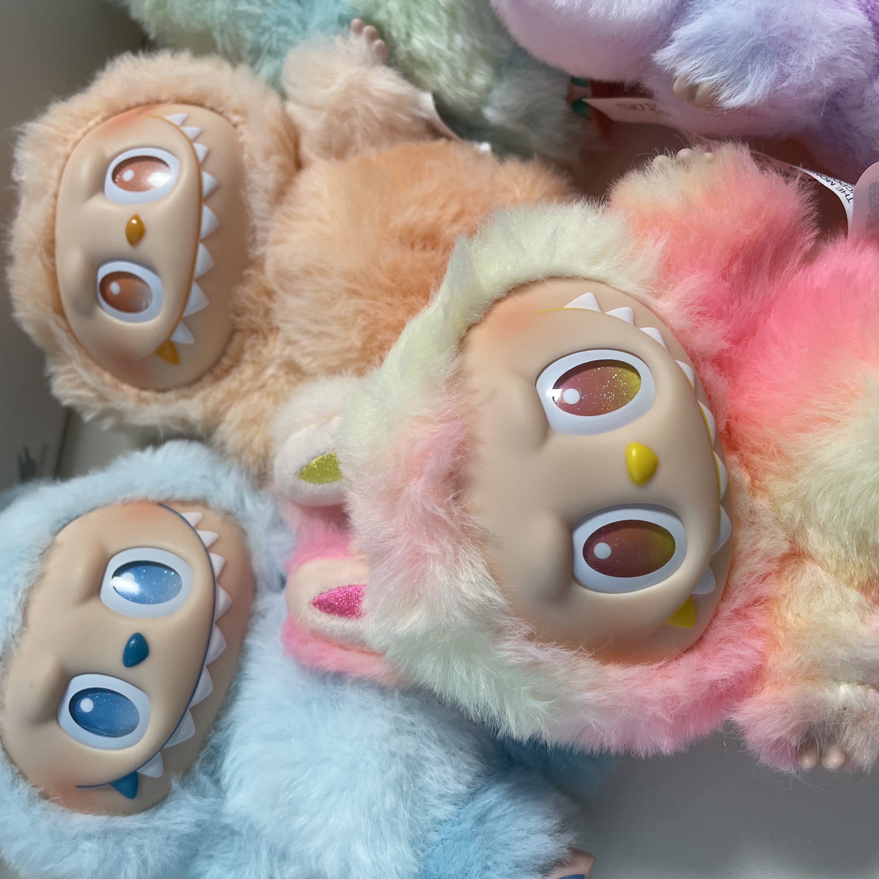 Pop Mart Labubu The Monsters Highlight Series Sealed Case (6 Blind Boxes) 착용 스타일 - 2