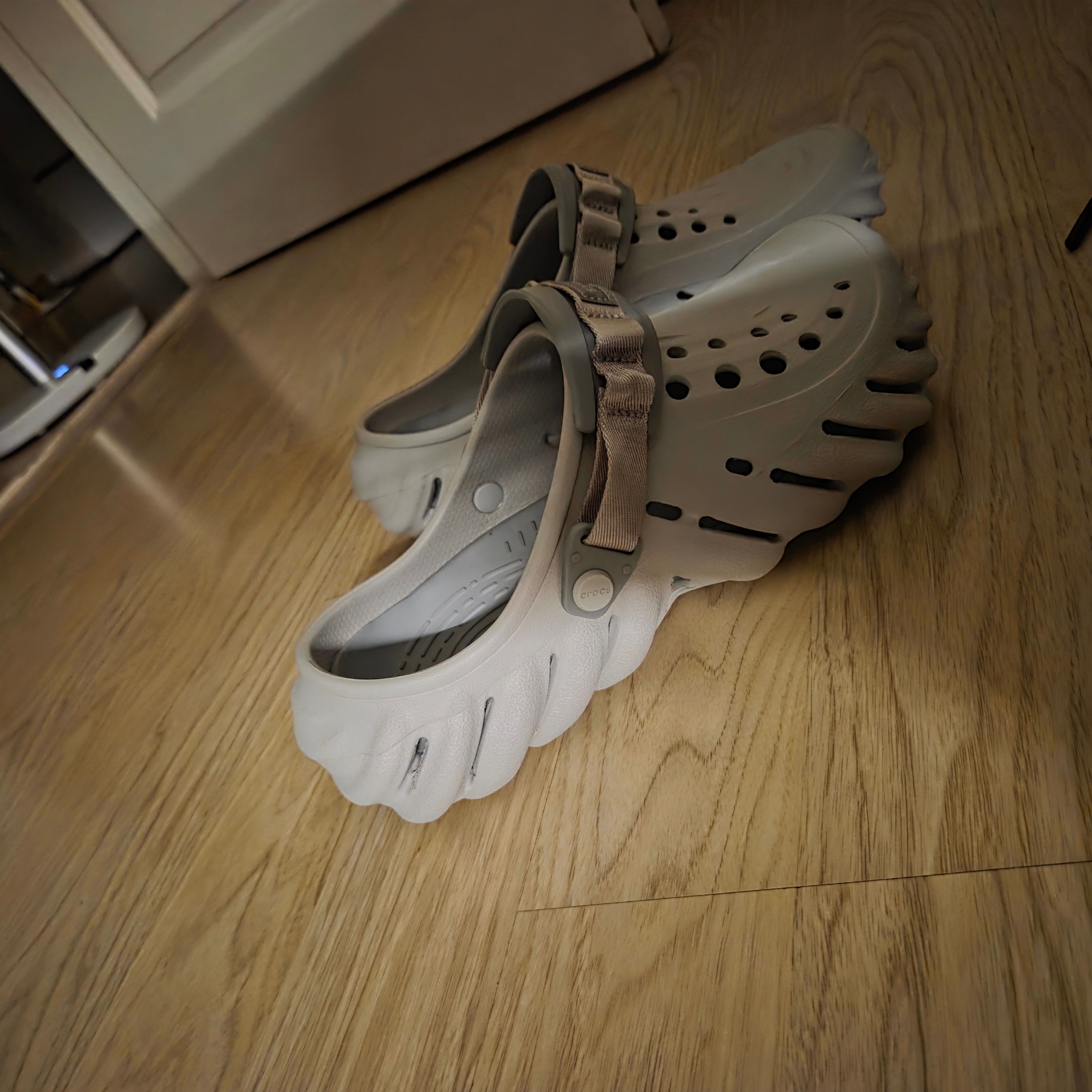 Crocs Echo Clog Atmosphere 착용 스타일