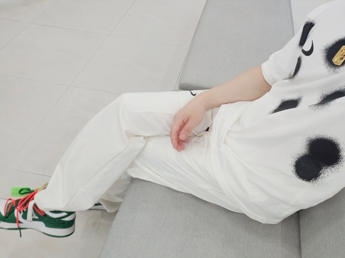 Nike x Off-White Dunk Low Pine Green, Nike x Off-White NRG Short Sleeve T-Shirt White 착용 스타일