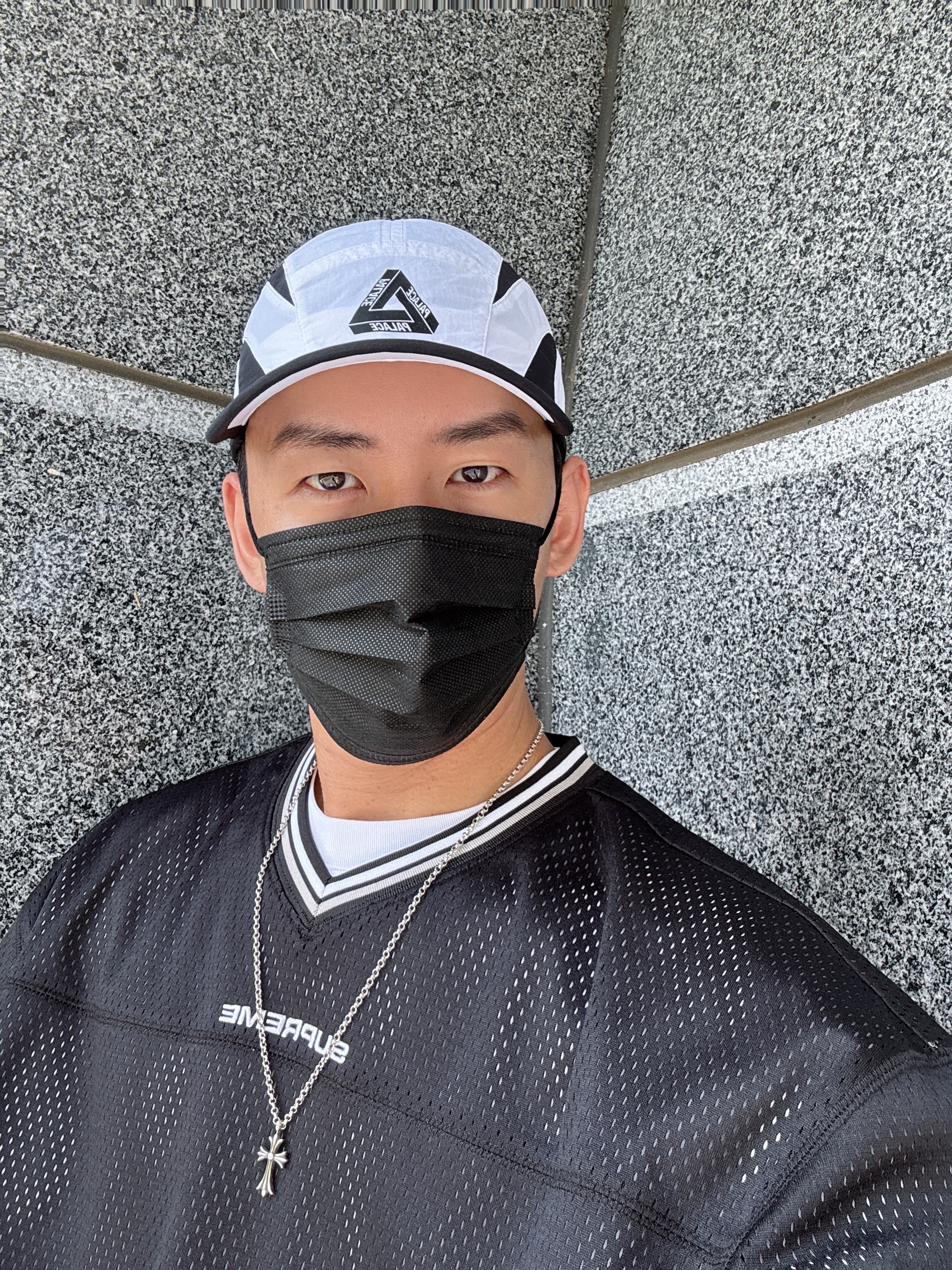 Palace Tri Strike Shell Runner Cloud - 25SS, Supreme Jacquard Rib Football Jersey Black - 24FW 착용 스타일 - 1