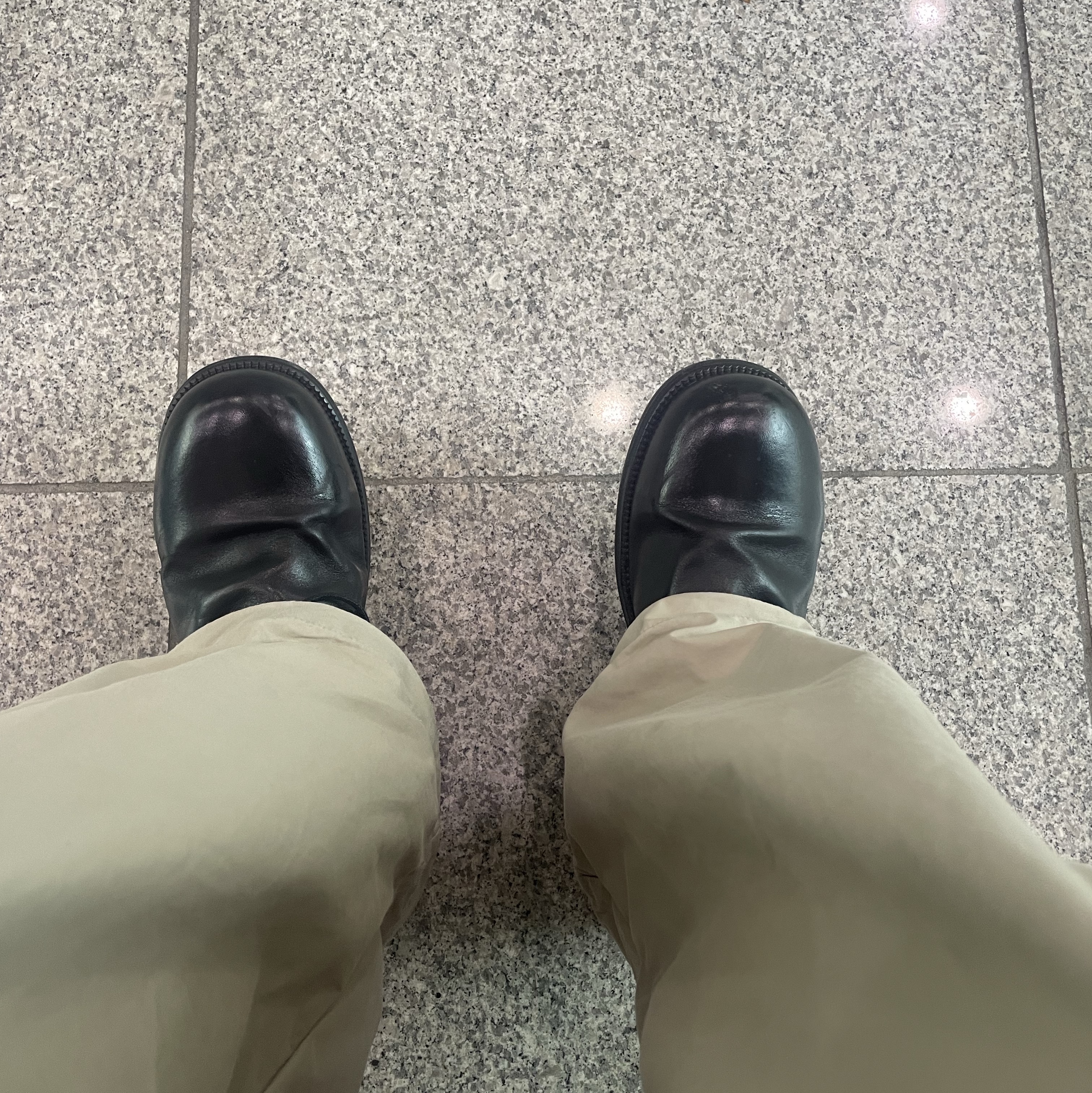 Yase Mud Horsehide Derby Black 착용 스타일 - 2