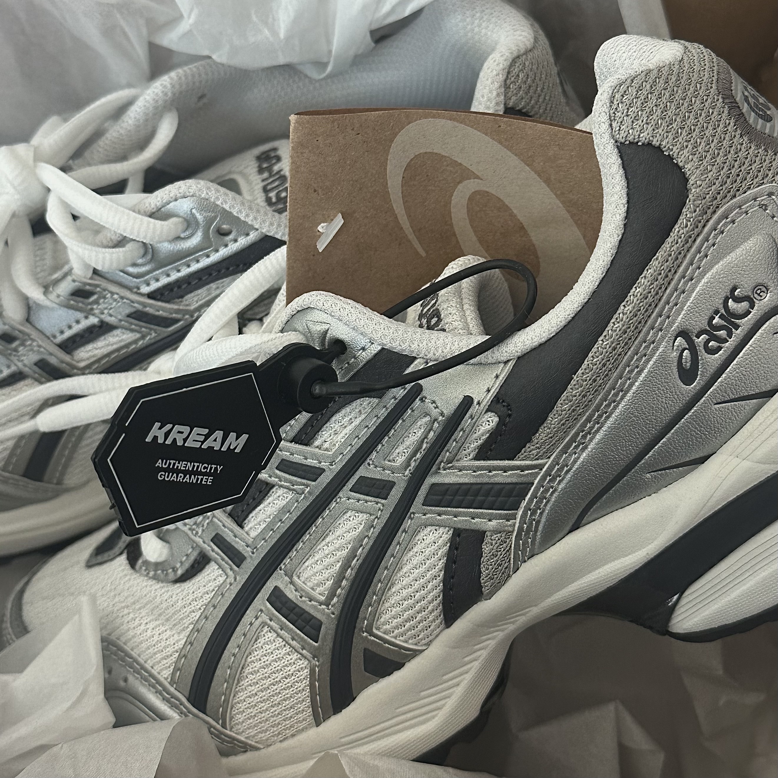 Asics Gel-1090 White Silver 착용 스타일 - 2