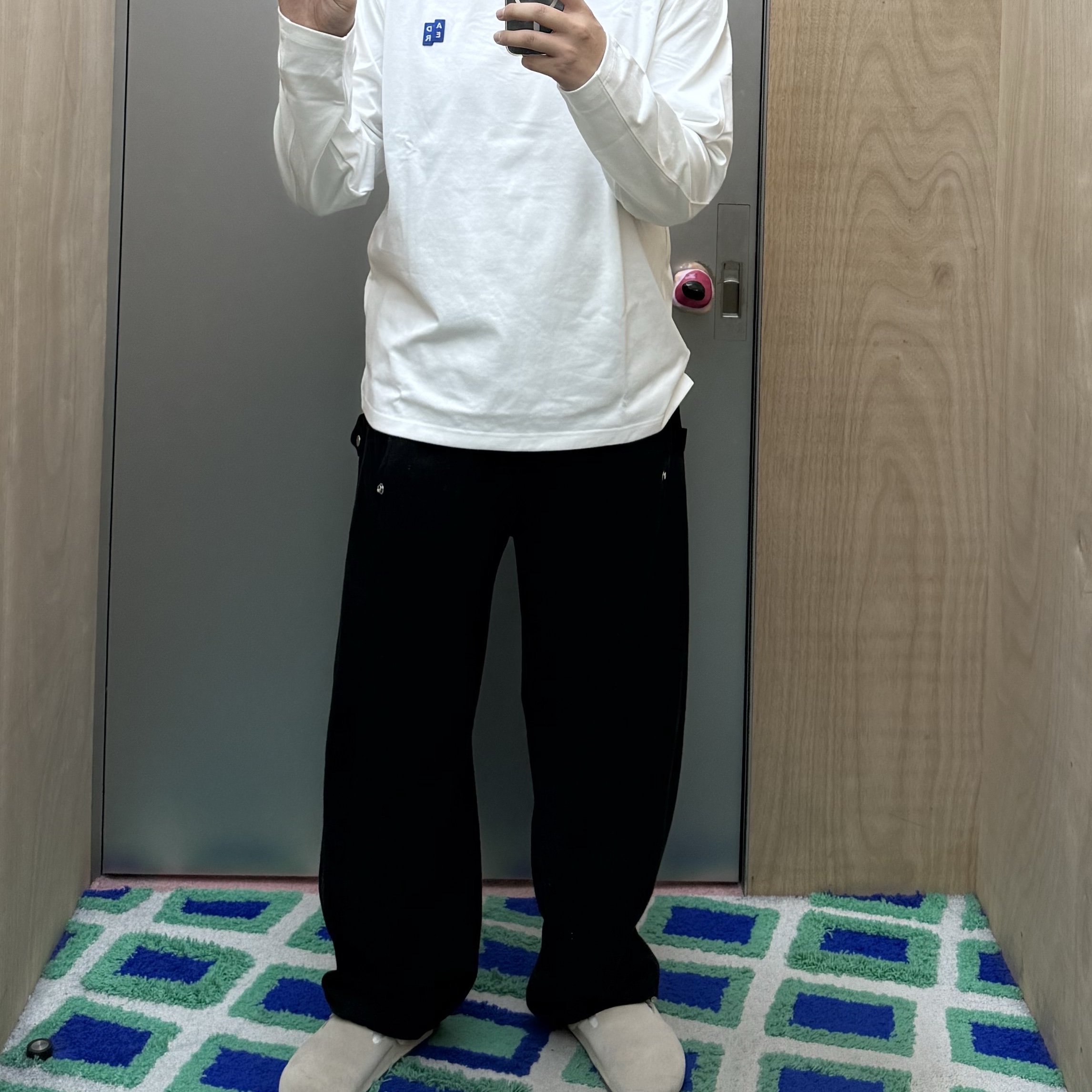 Ader Error Sig; TRS/BL Tag LS T-Shirt 01 Off White 착용 스타일