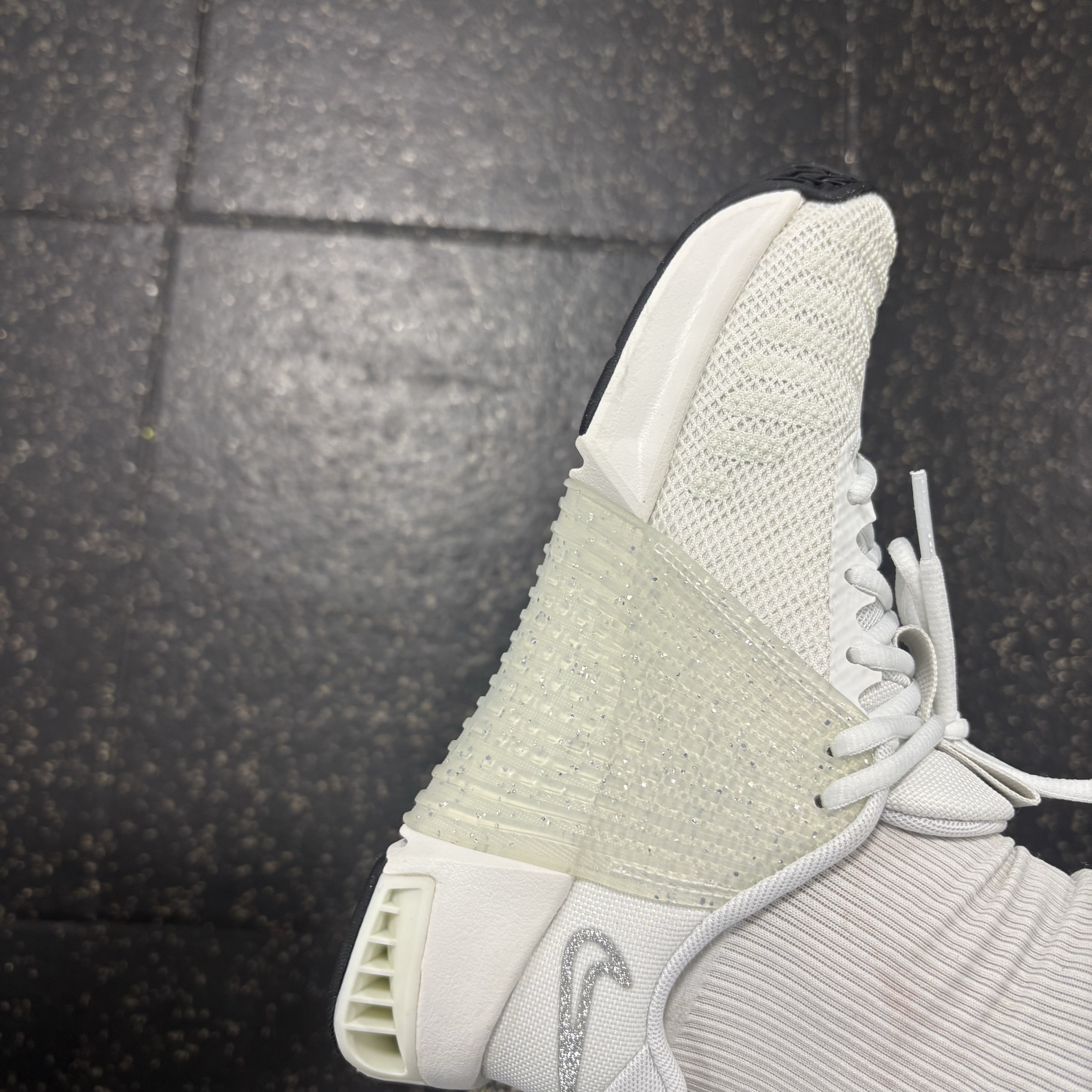 (W) Nike Metcon 9 Premium Summit White Sail 착용 스타일 - 2