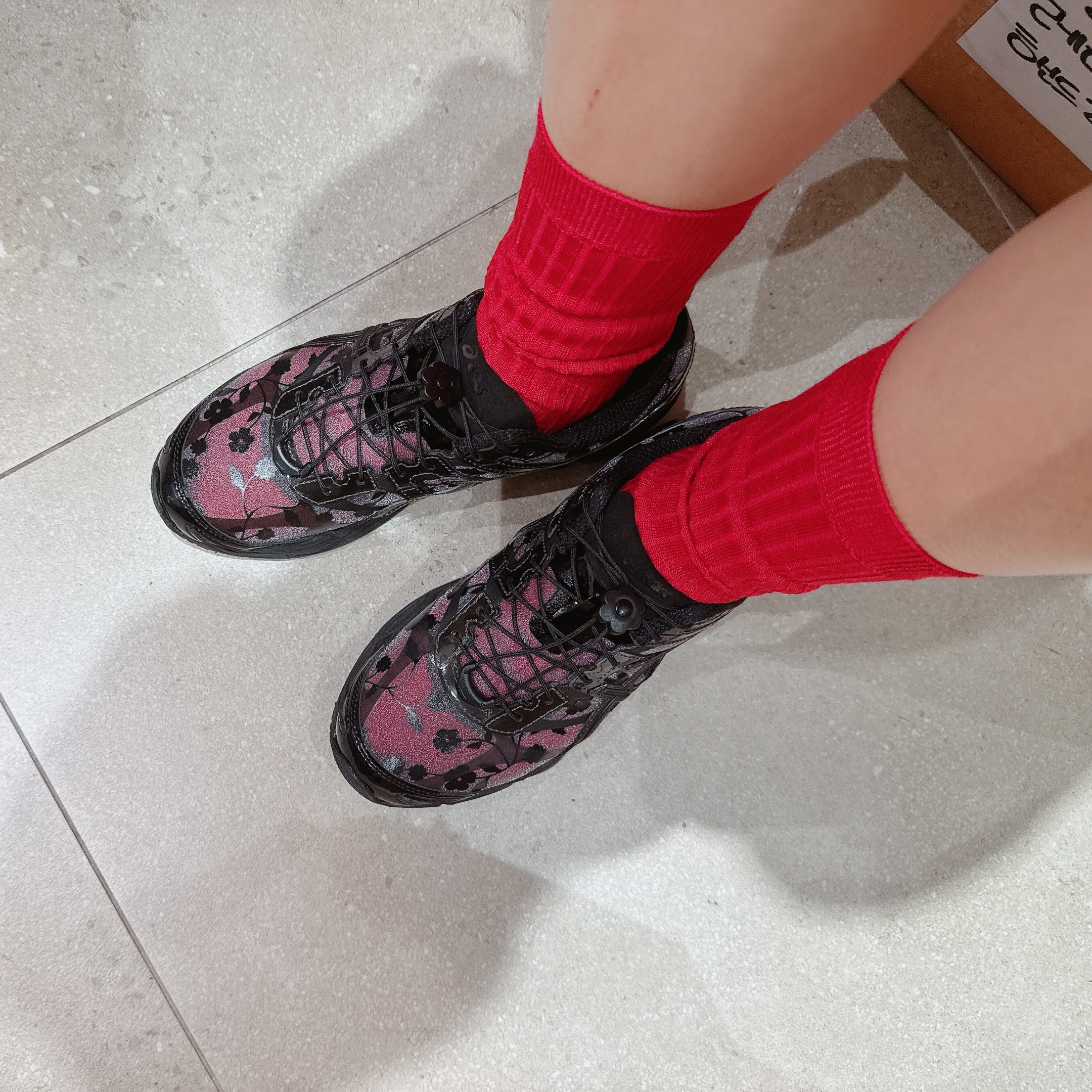 Asics x Cecilie Bahnsen Gel-Cumulus 16 Black 착용 스타일