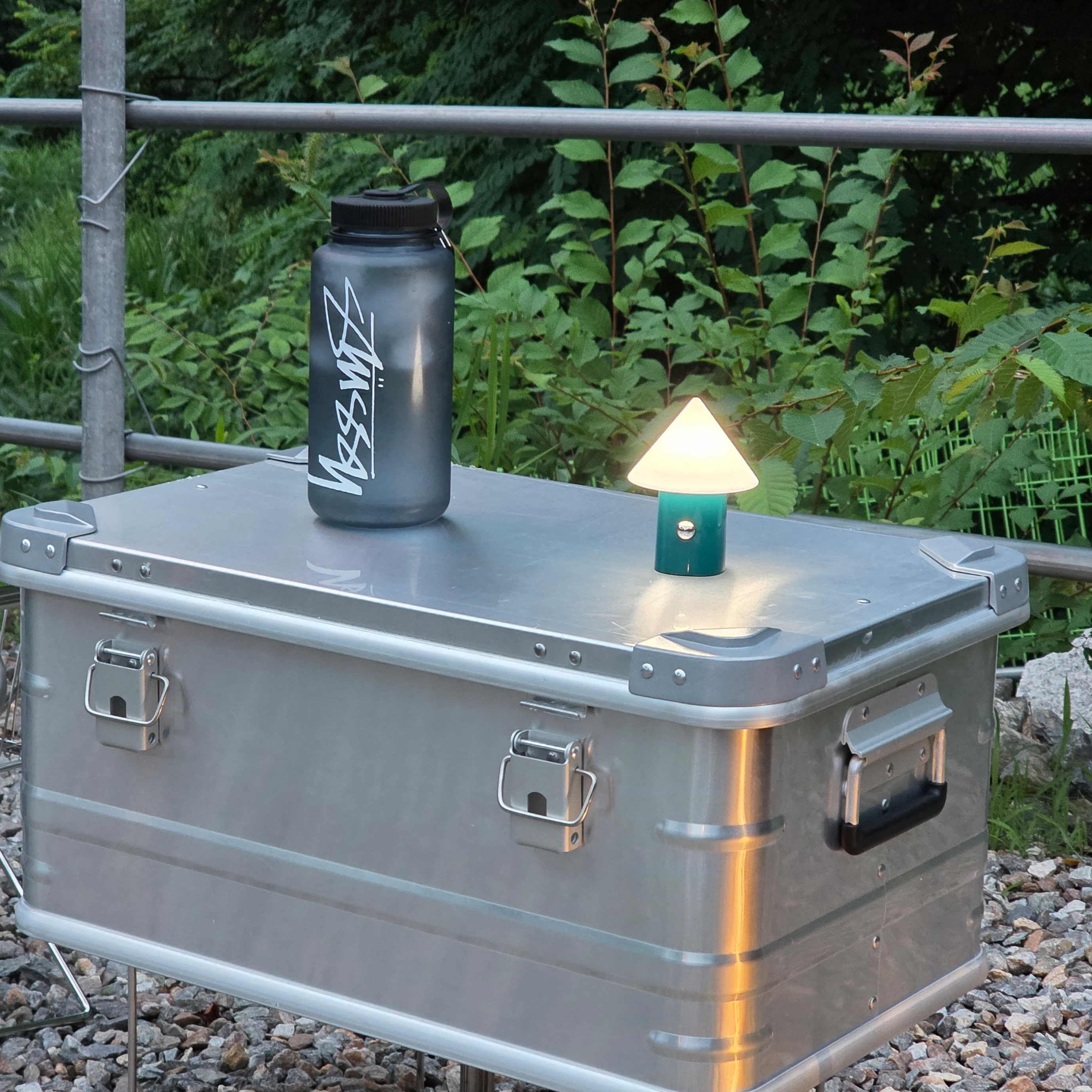 Stussy Nalgene Water Bottle Black 착용 스타일