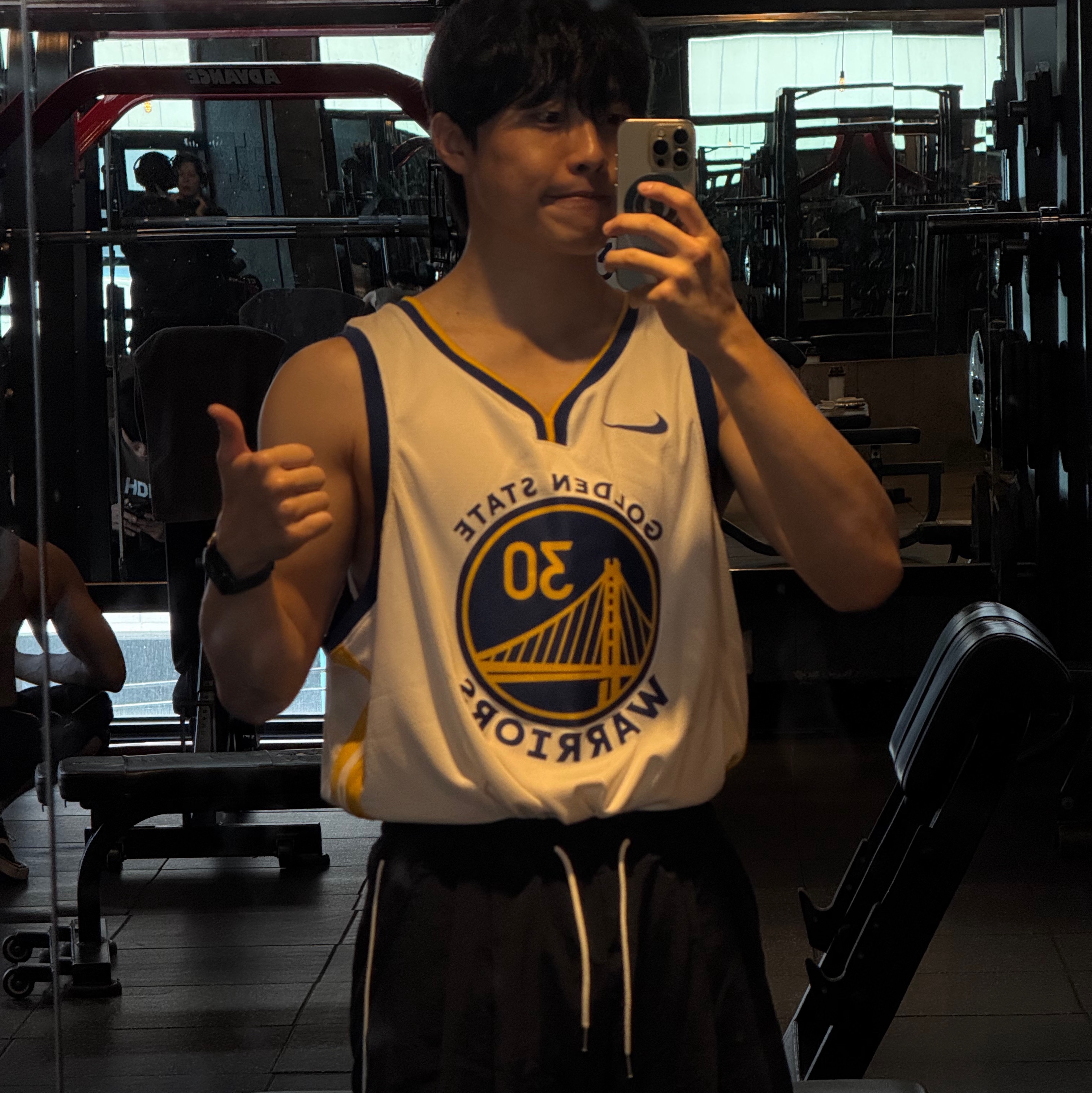 Nike Stephen Curry Golden State Warriors Association Edition 2022/23 NBA Swingman Jersey White 착용 스타일