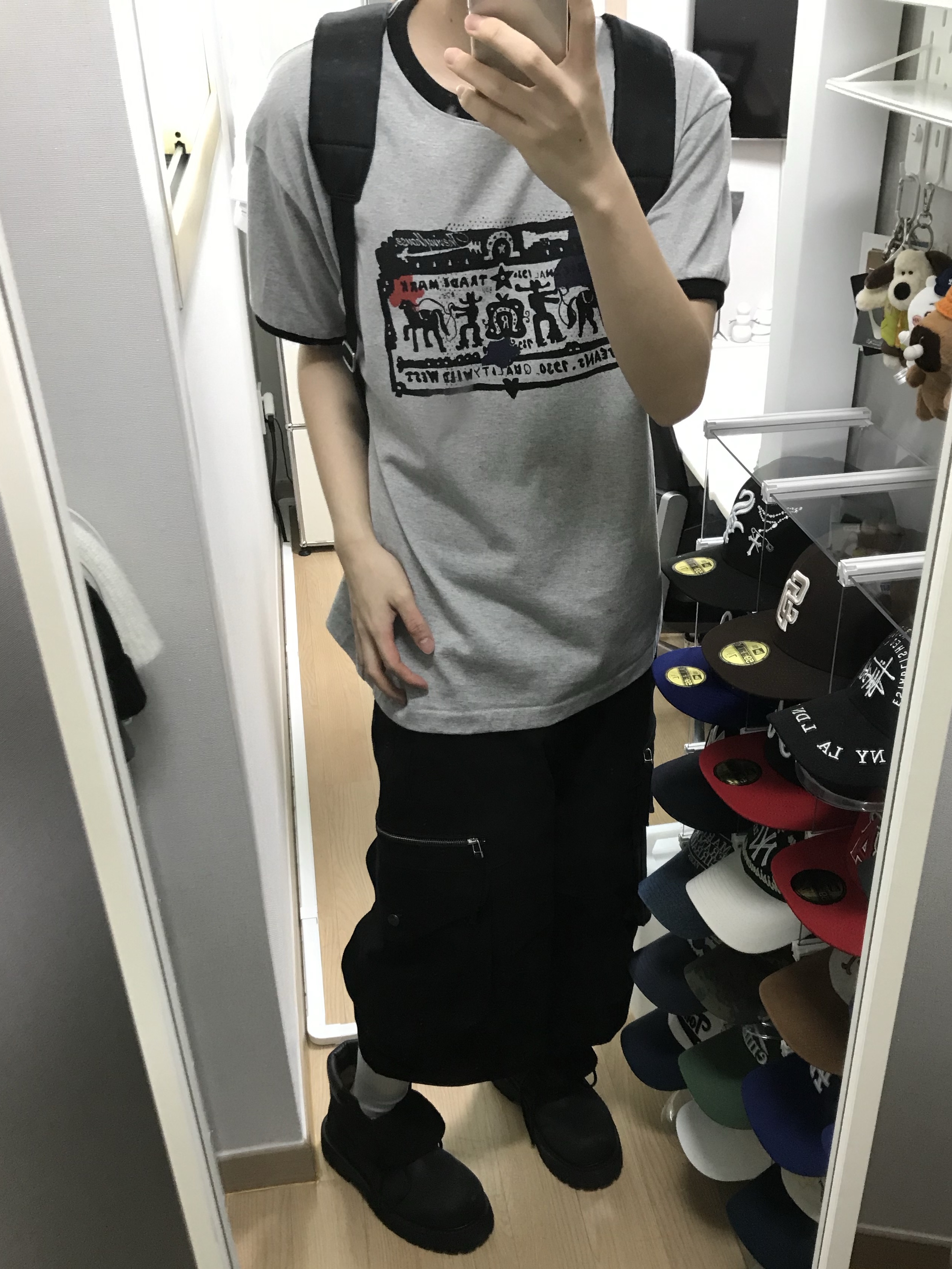 Thevinylhouse Cowboy Pictogram Ringer Tee Grey, Ignota Core:12 Cord Cargo Shorts Black 착용 스타일 - 2