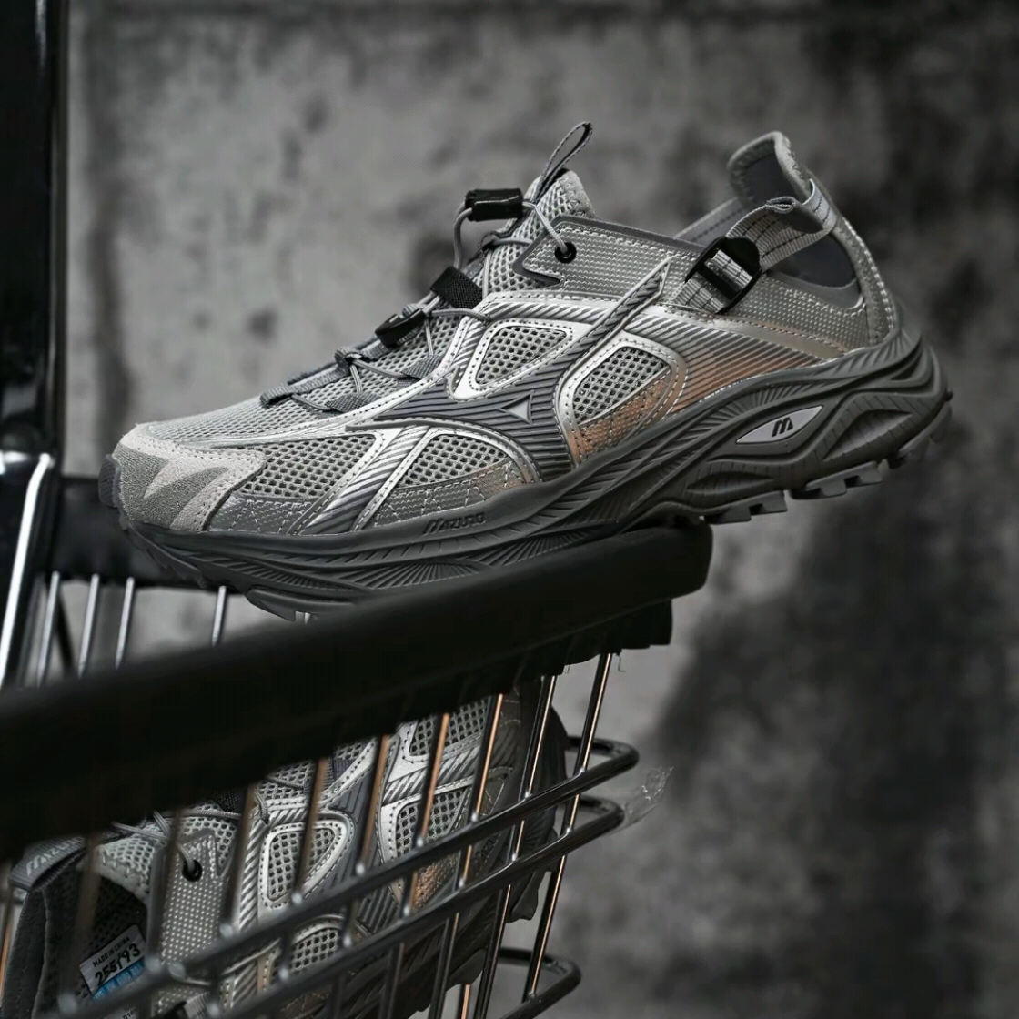 Mizuno Racer Trail SE Silver Grey 착용 스타일 - 1