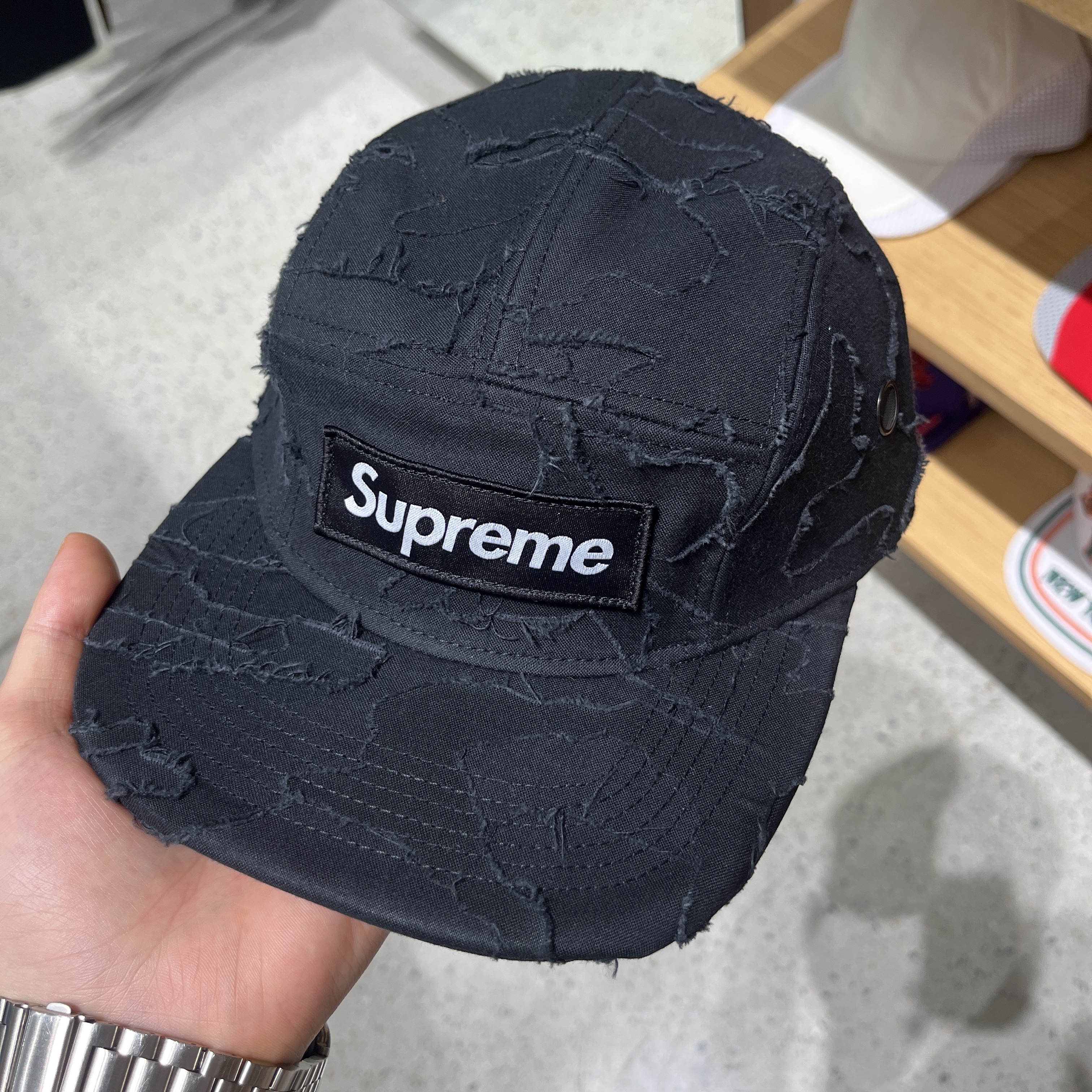 Supreme Layered Camo Camp Cap Black - 25SS 착용 스타일