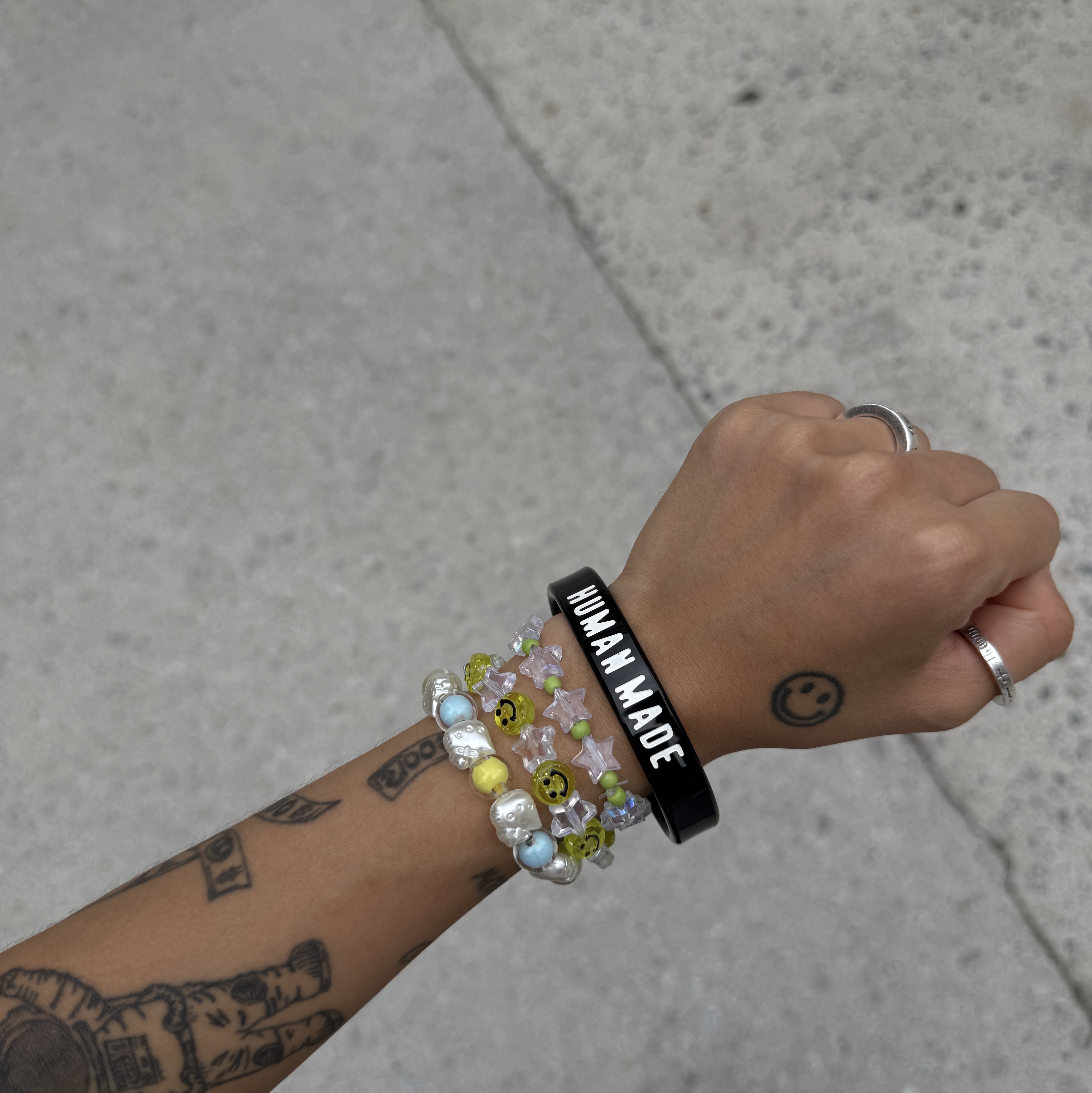 Human Made Acrylic Bangle #2 Black 착용 스타일