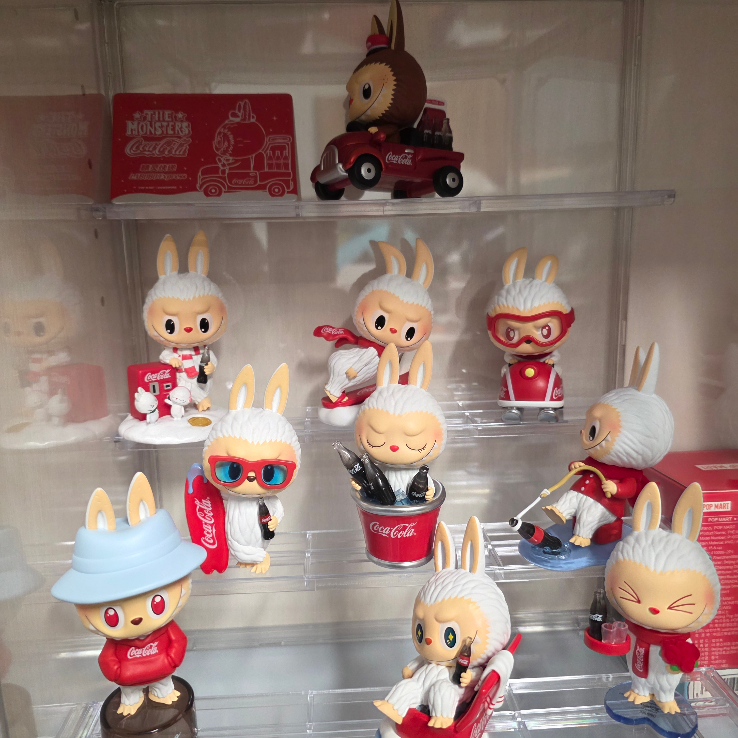 Pop Mart Labubu Coca Cola Series Sealed Case (10 Blind Boxes), Pop Mart Labubu Coca Cola Series Figures Labubu Express (Opened Case) 착용 스타일 - 1