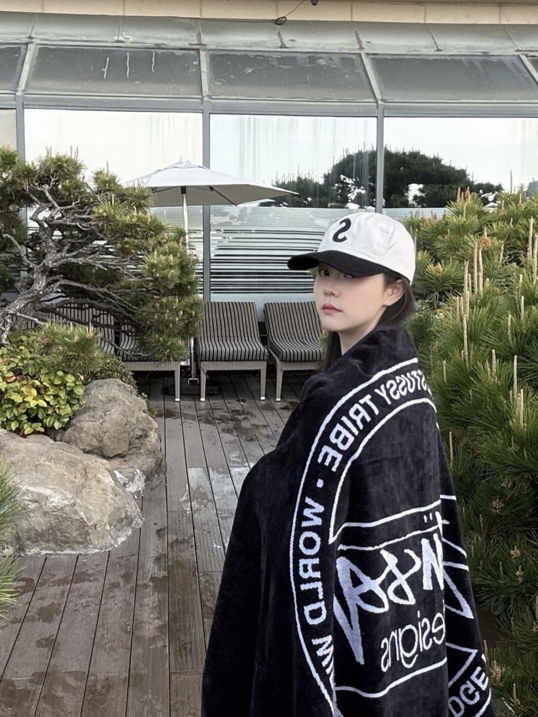 Supreme 2-Tone S Logo 6-Panel Stone - 24SS, Nike x Stussy Shorts Black (FJ9167-010) 착용 스타일 - 4