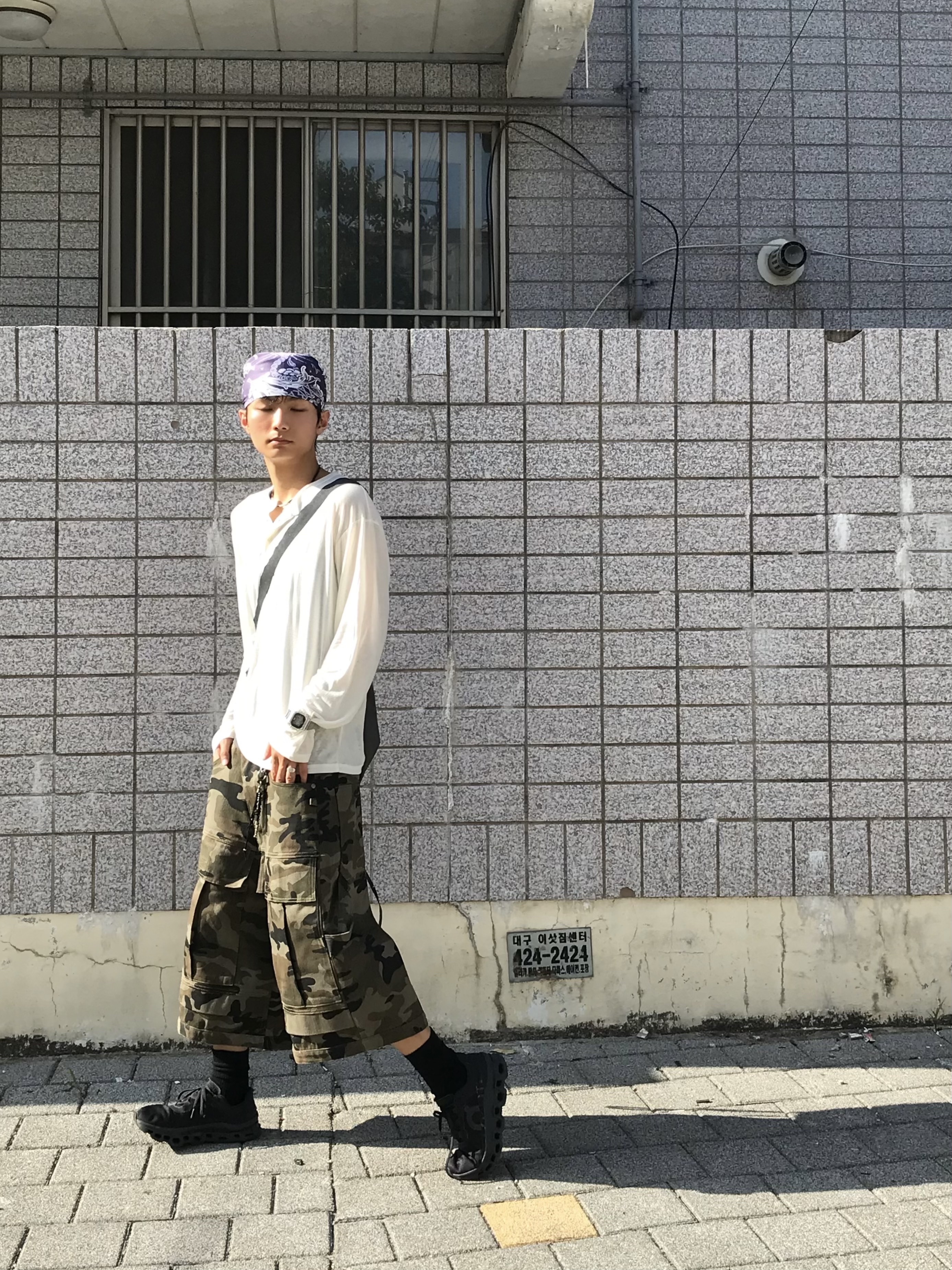 On Running Cloudmonster All Black 착용 스타일 - 4