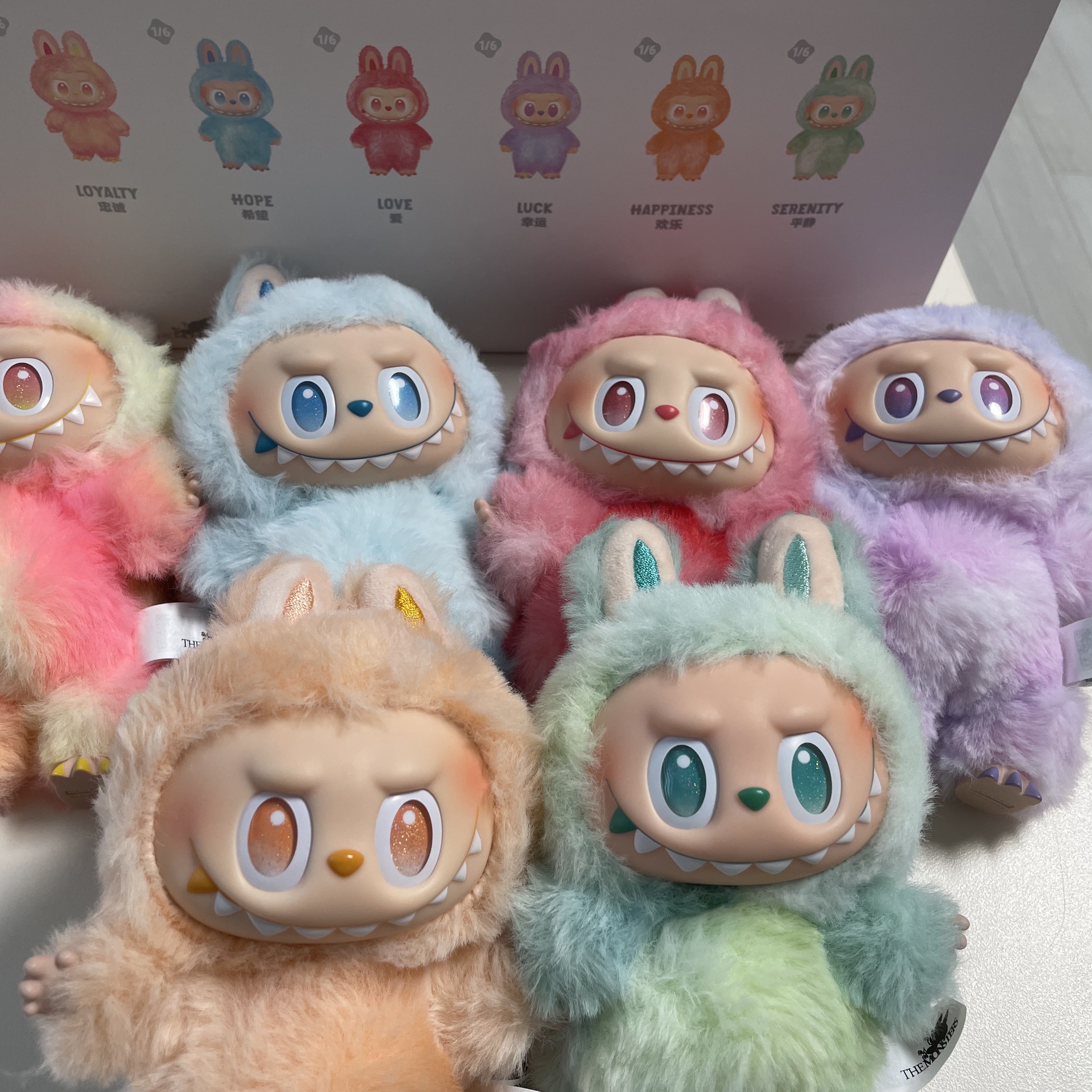 Pop Mart Labubu The Monsters Highlight Series Sealed Case (6 Blind Boxes) 착용 스타일 - 3