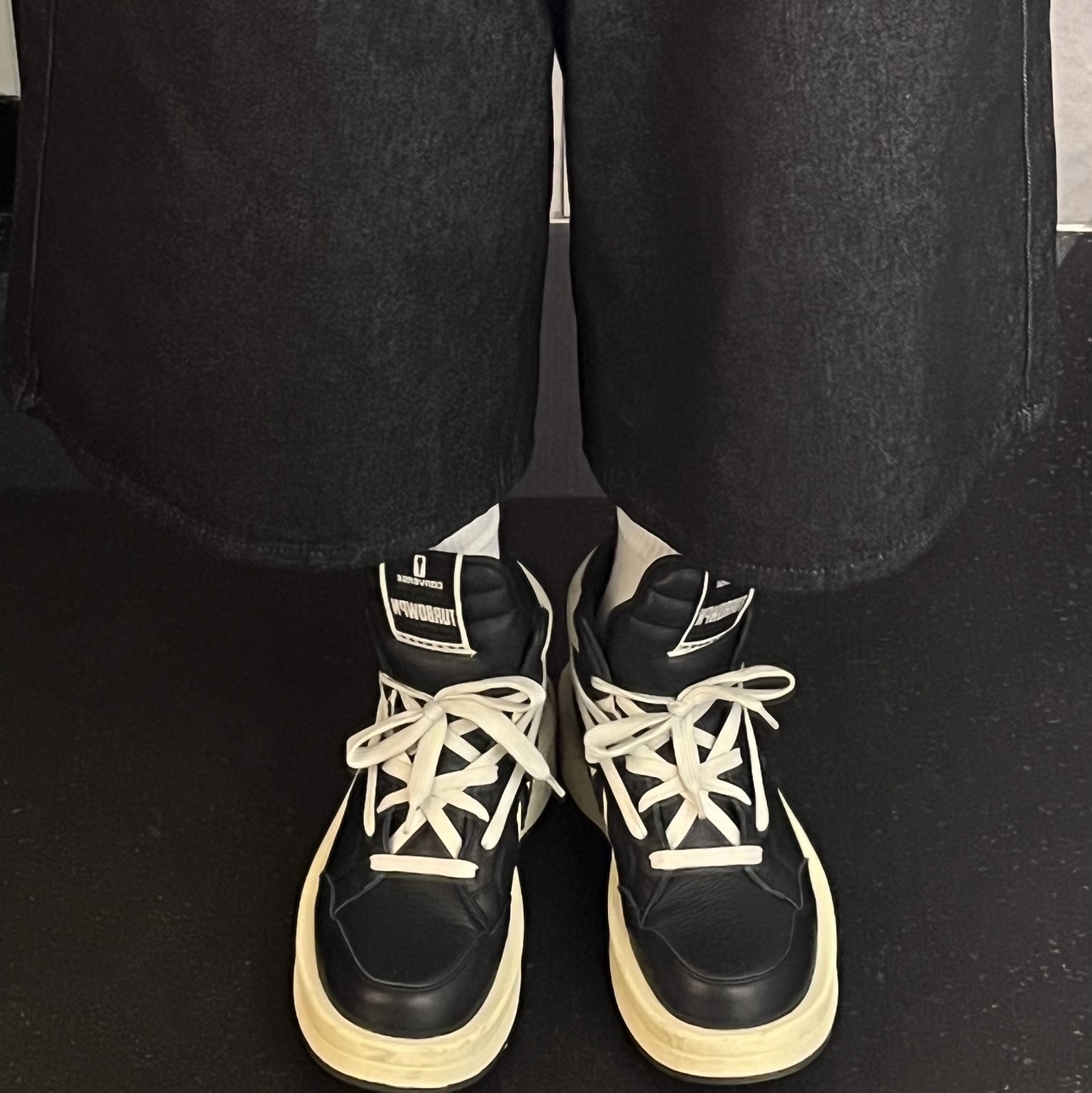 Converse x Drkshdw Turbowpn Black Cream 착용 스타일