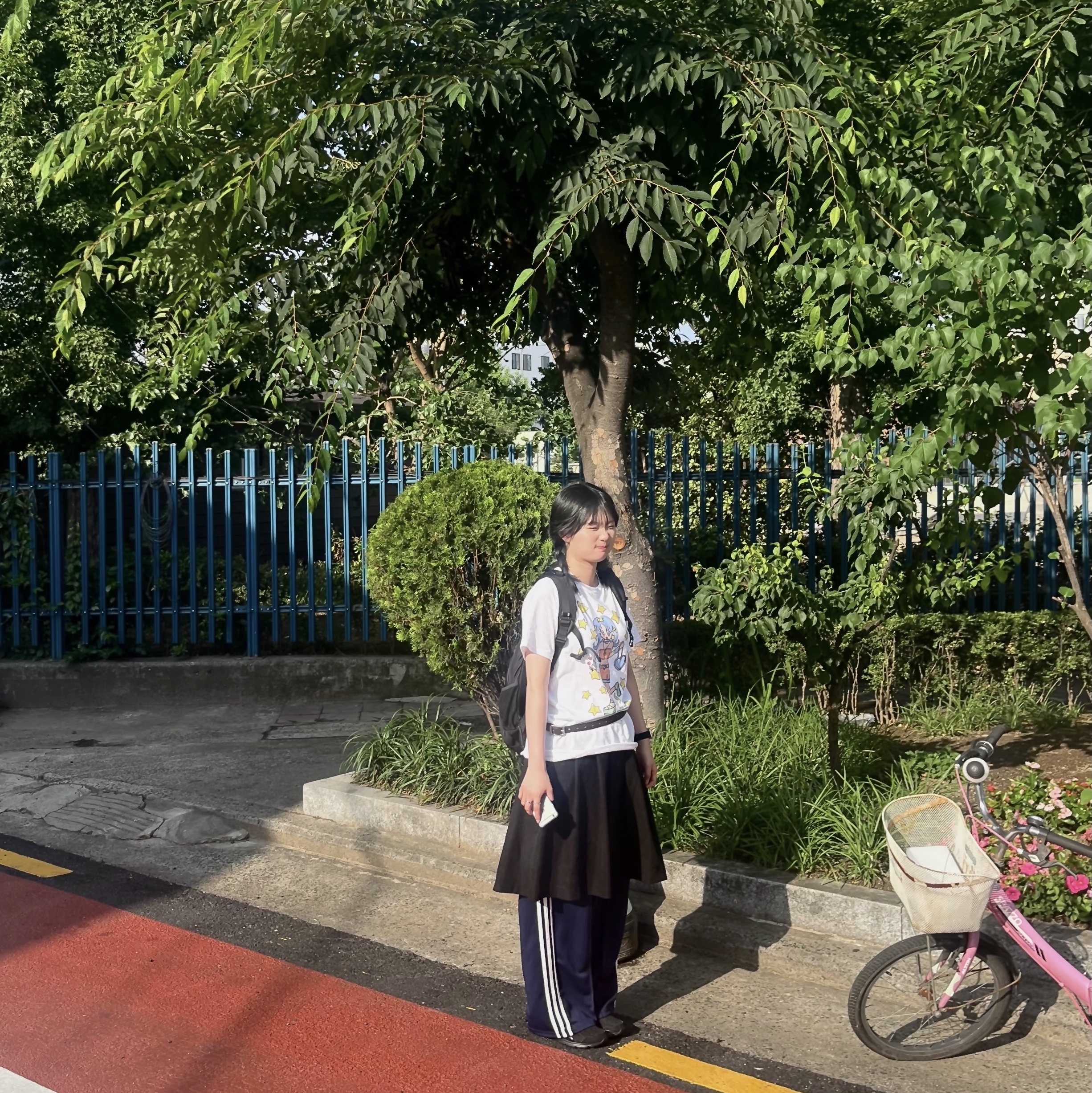 Soulpussycat Soulgirl T-Shirt No. 2 White, Asics Jog 100 2 Black 착용 스타일 - 1