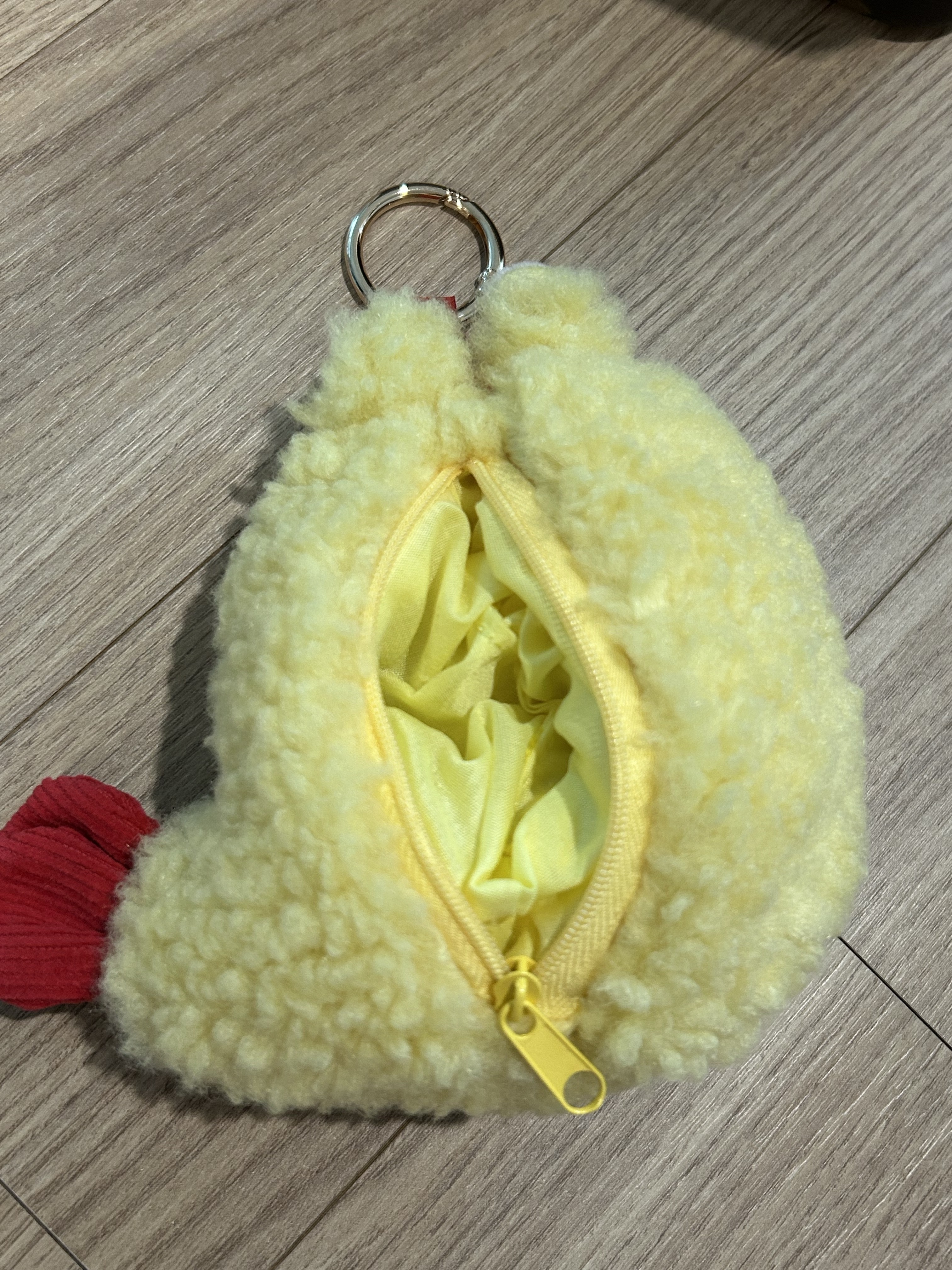Pop Mart Labubu The Monsters Wacky Mart Series Earphone Case, Louis Vuitton Nice Mini Toiletry Pouch Monogram 착용 스타일 - 3