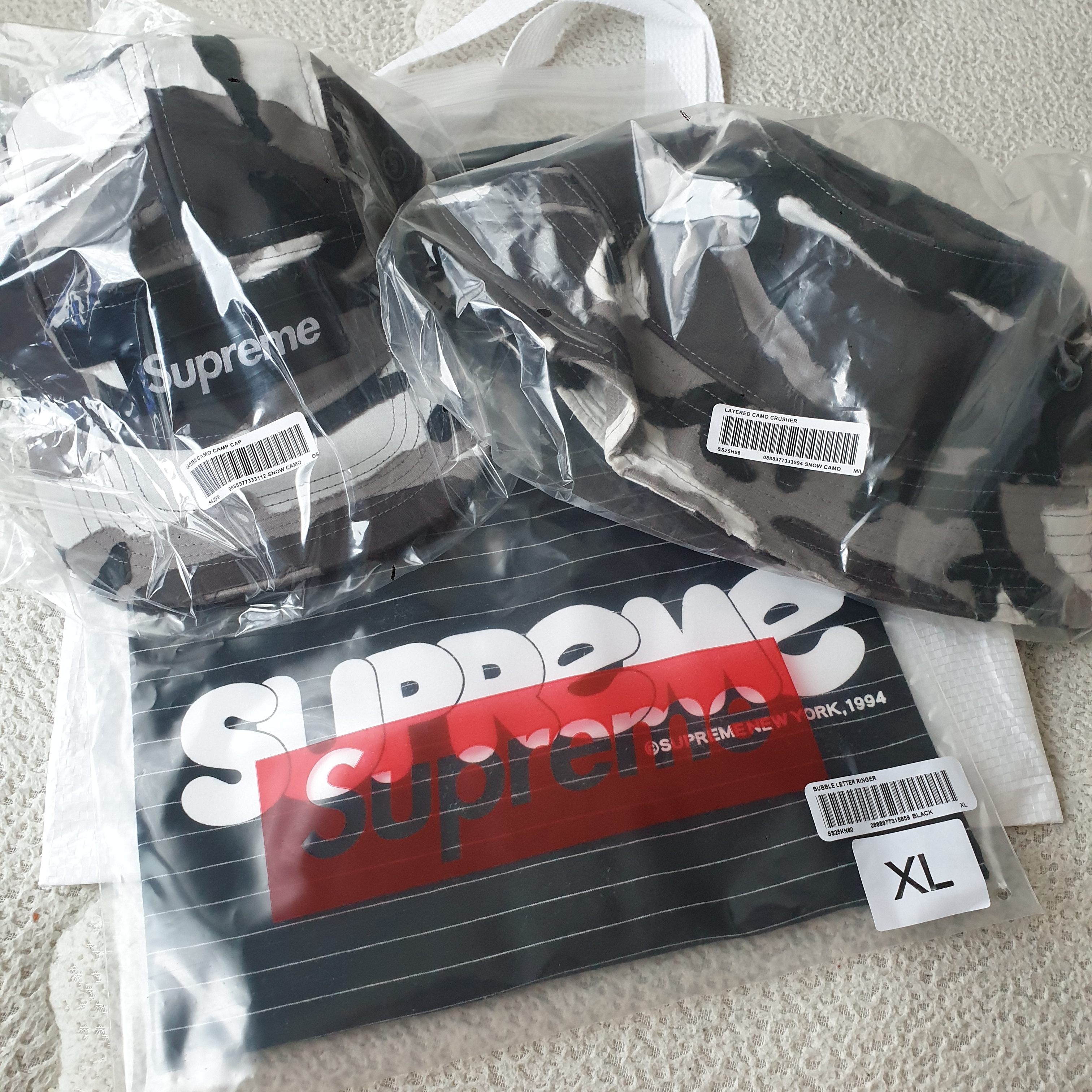 Supreme Bubble S/S Top Black - 25SS, Supreme Layered Camo Camp Cap Snow Camo - 25SS 착용 스타일