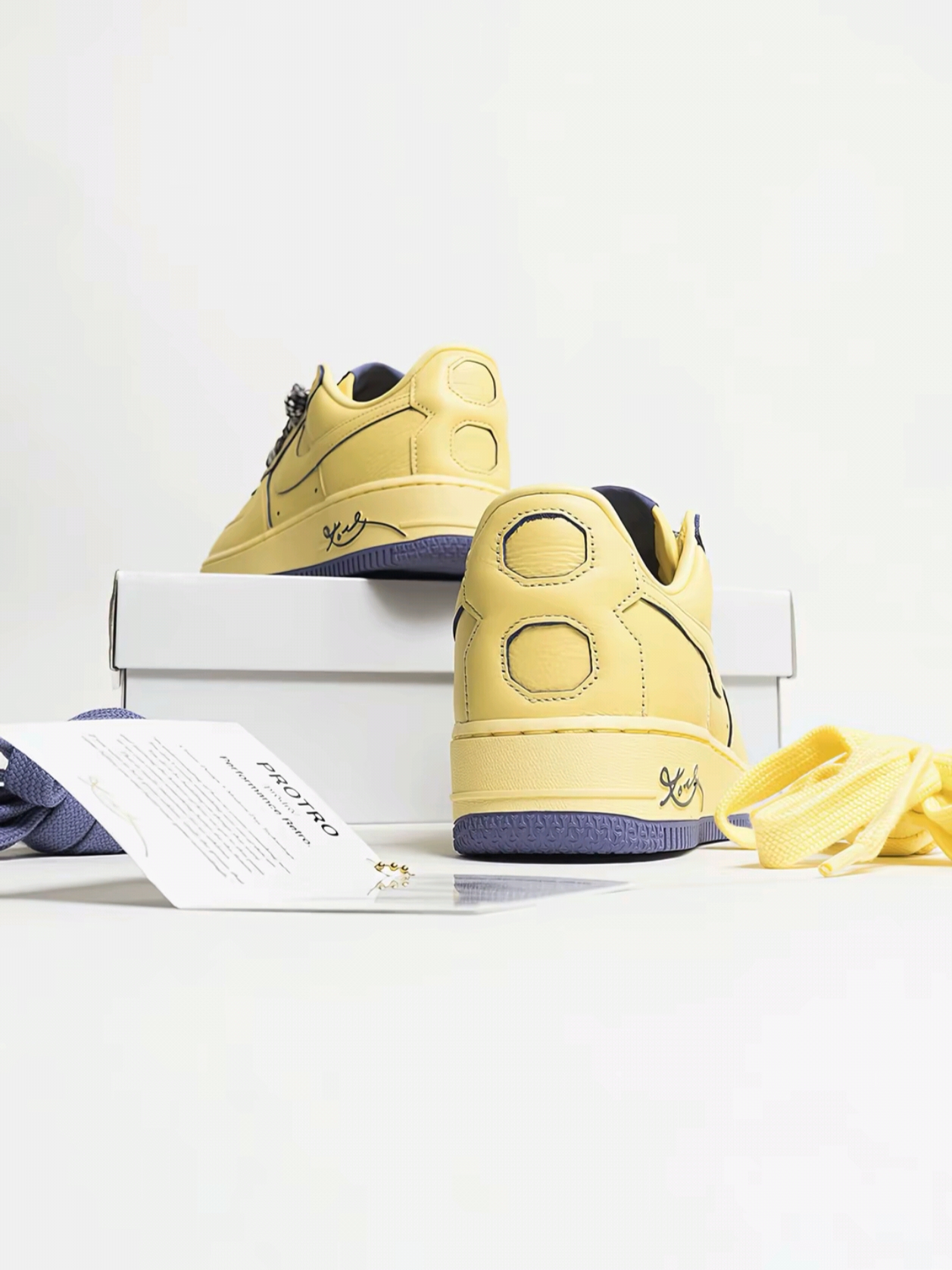 Nike Air Force 1 Low Protro Soft Yellow 착용 스타일 - 3