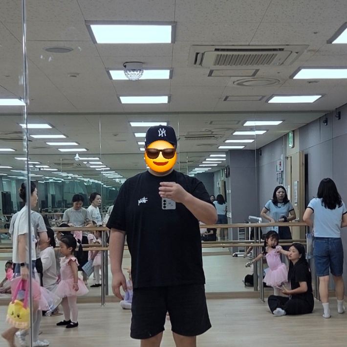 Stussy Basic Stussy T-Shirt Black 2024, 2025 착용 스타일