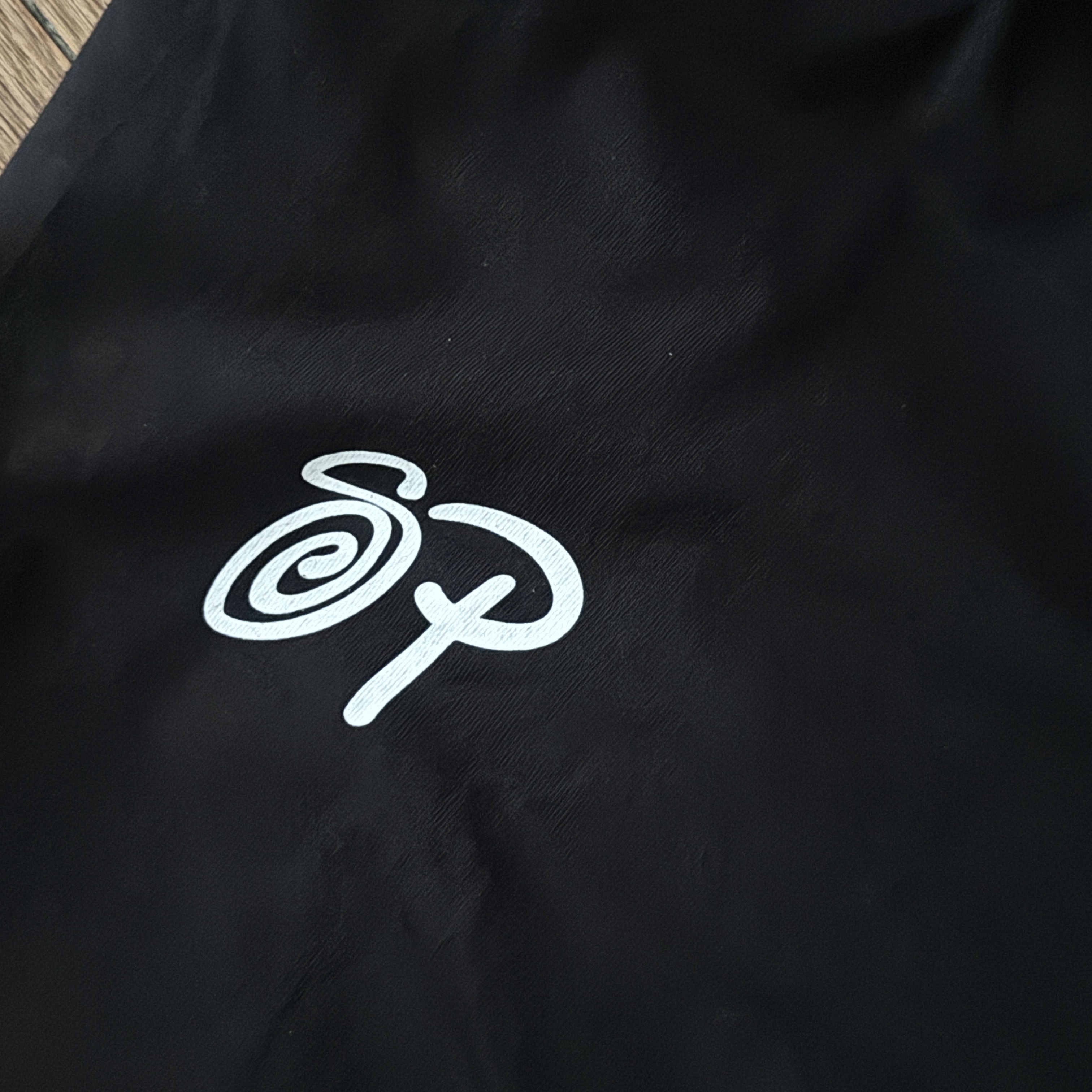 Stussy x Patta Sound Connection T-Shirt Black 착용 스타일 - 1