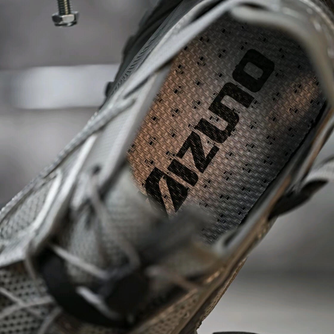 Mizuno Racer Trail SE Silver Grey 착용 스타일 - 2