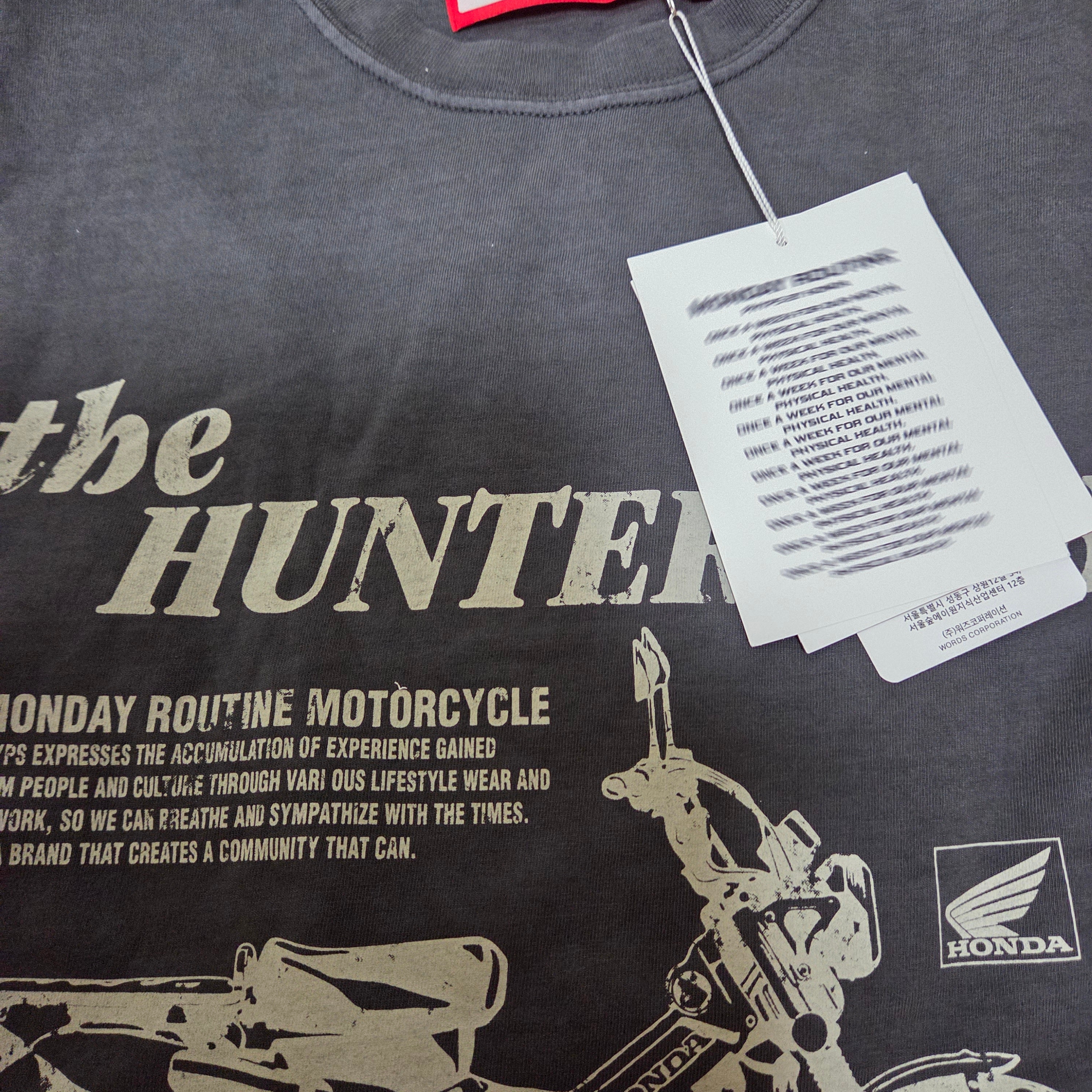 Honda Hunter Cub Short Sleeve Charcoal 착용 스타일