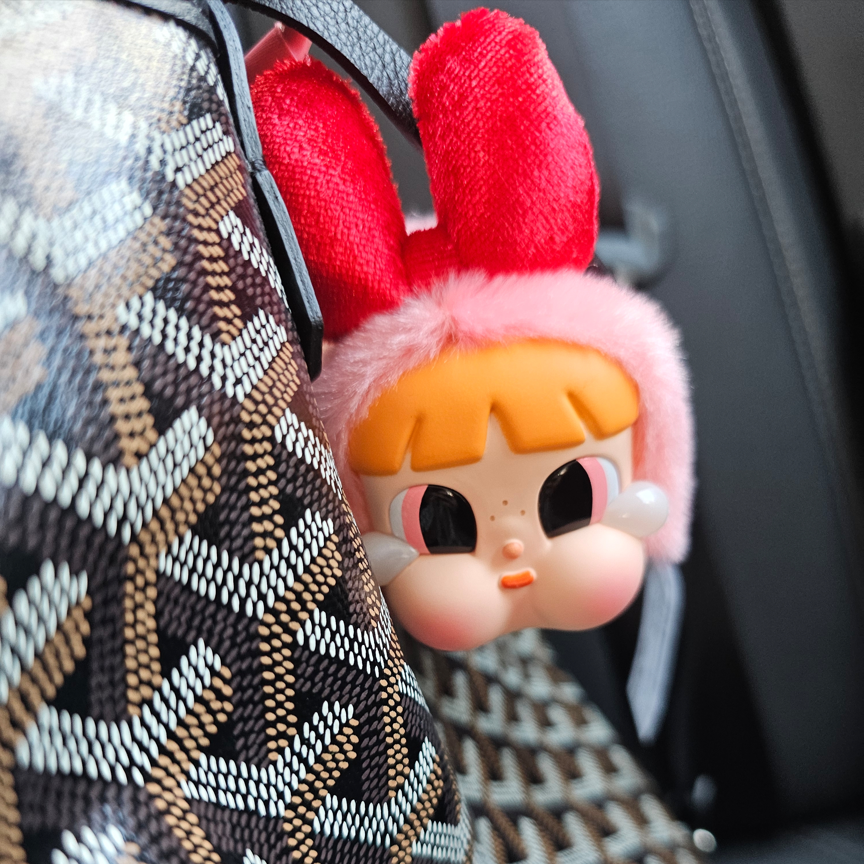 Pop Mart Crybaby x Powerpuff Girls Series Keyring Sealed Case (6 Blind Boxes) 착용 스타일