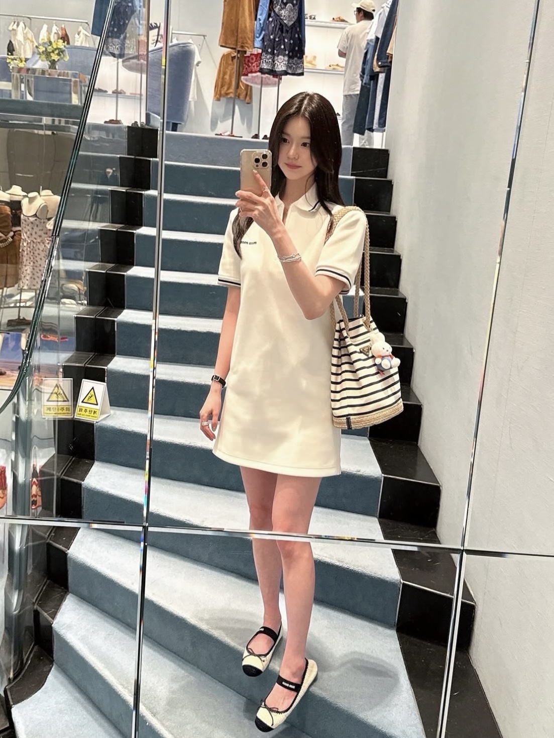(W) Miu Miu Crochet Knit Ballerinas Ivory Blue, Prada Mariner Small Fabric Bucket Bag Ivory Blue 착용 스타일 - 6