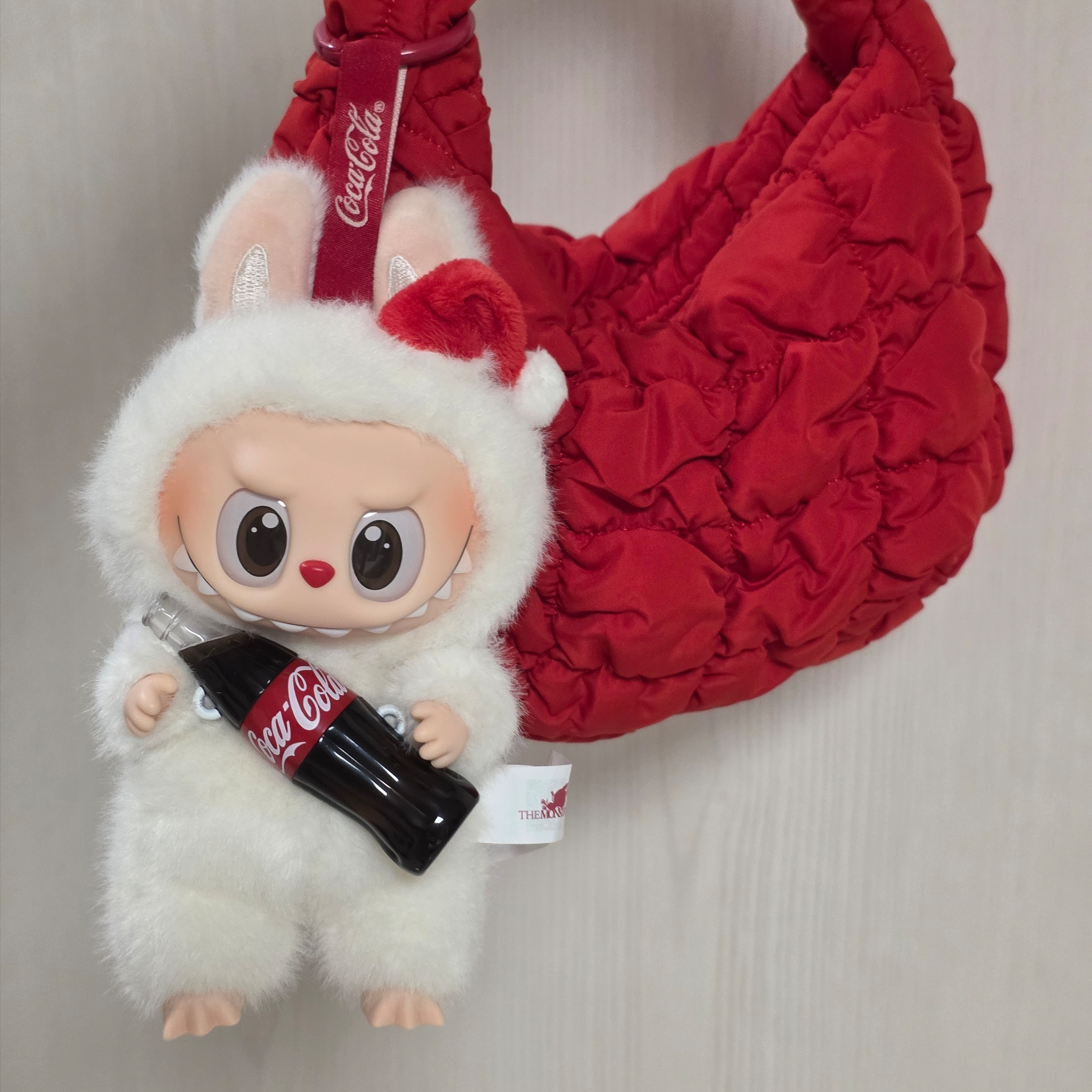 COS Quilted Micro Bag Red, Pop Mart Labubu Coca Cola Series Surprise Shake Keyring (Opened Case) 착용 스타일 - 1