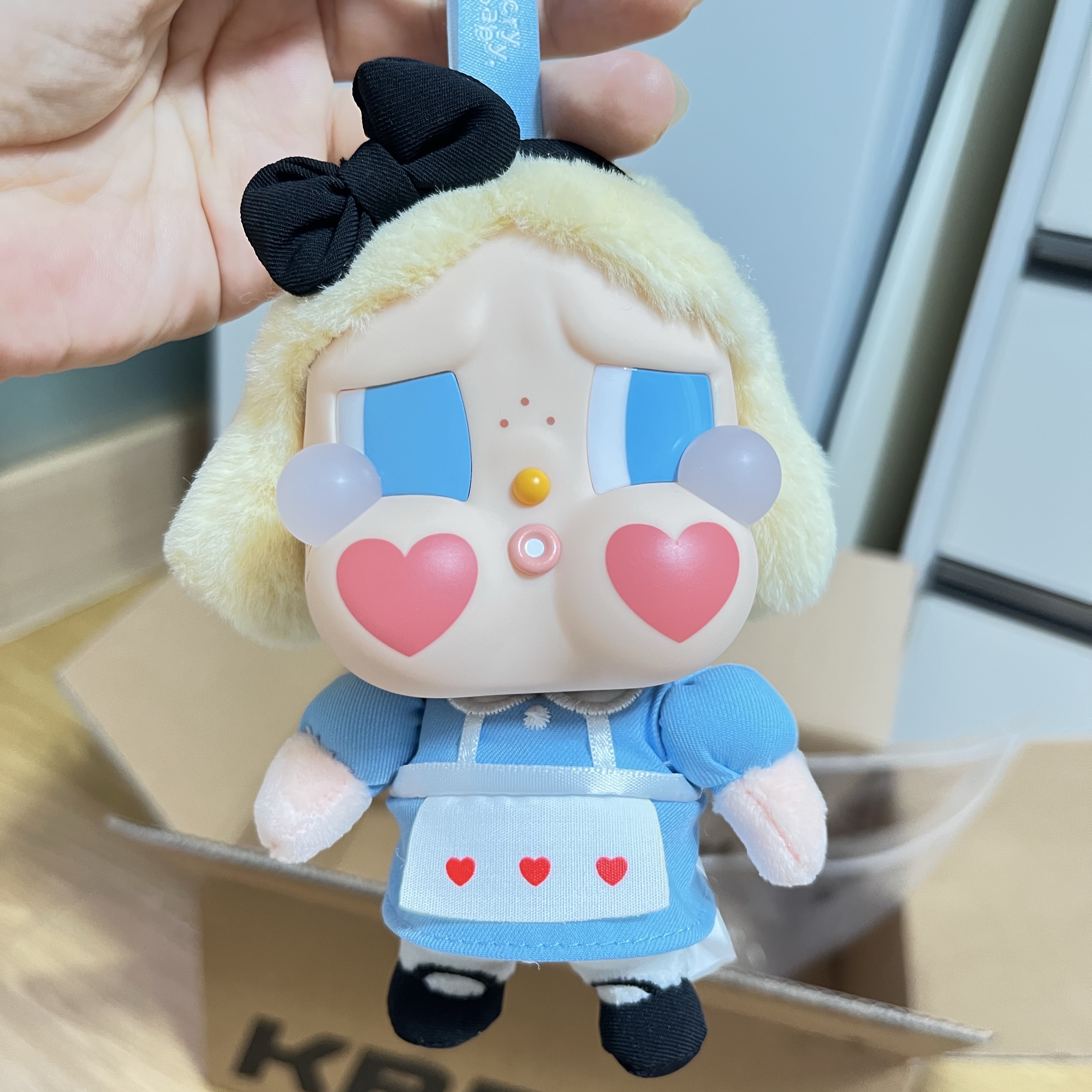 Pop Mart Crybaby Crying Again Series Plush Keyring Sealed Case (1 Blind Box) 착용 스타일