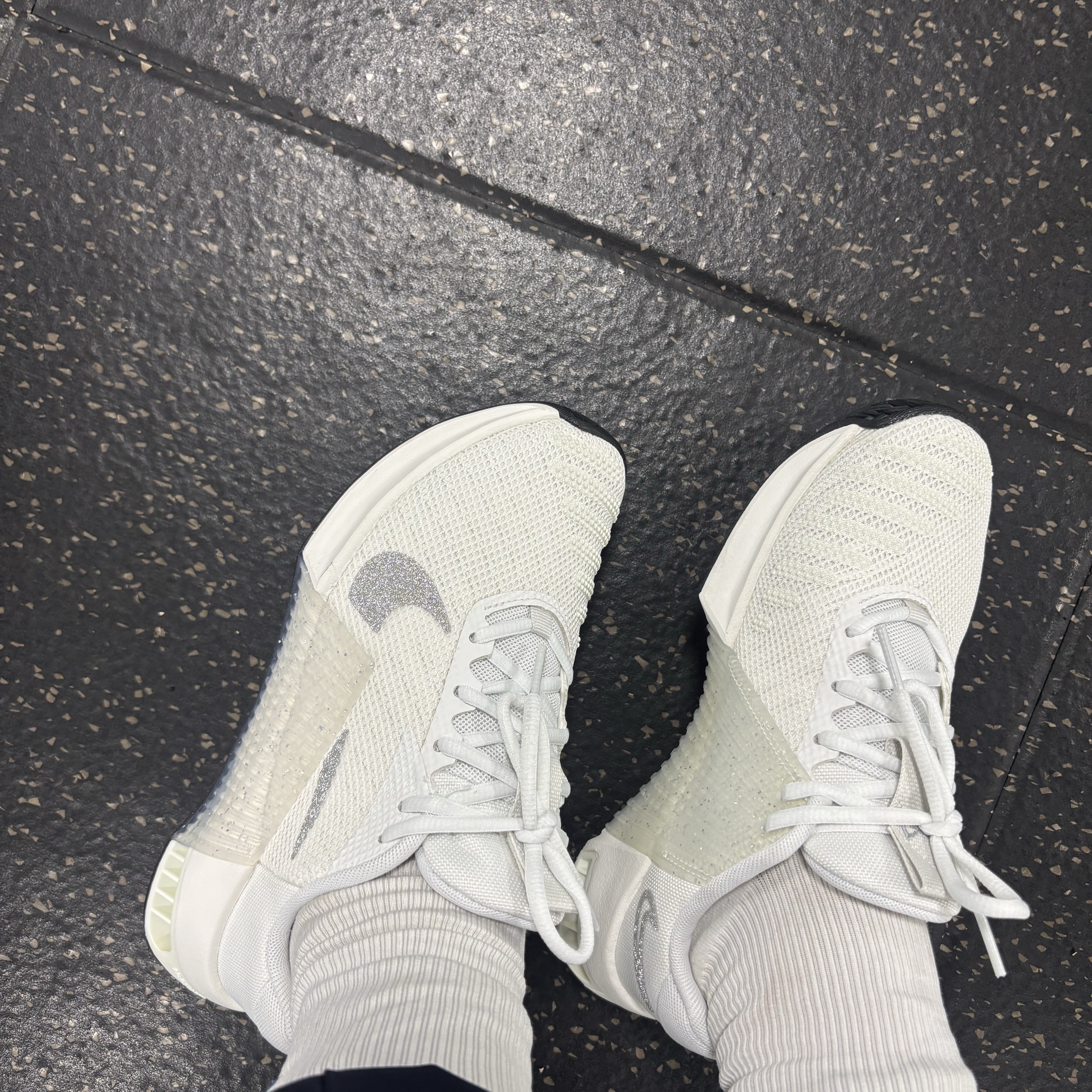 (W) Nike Metcon 9 Premium Summit White Sail 착용 스타일 - 1